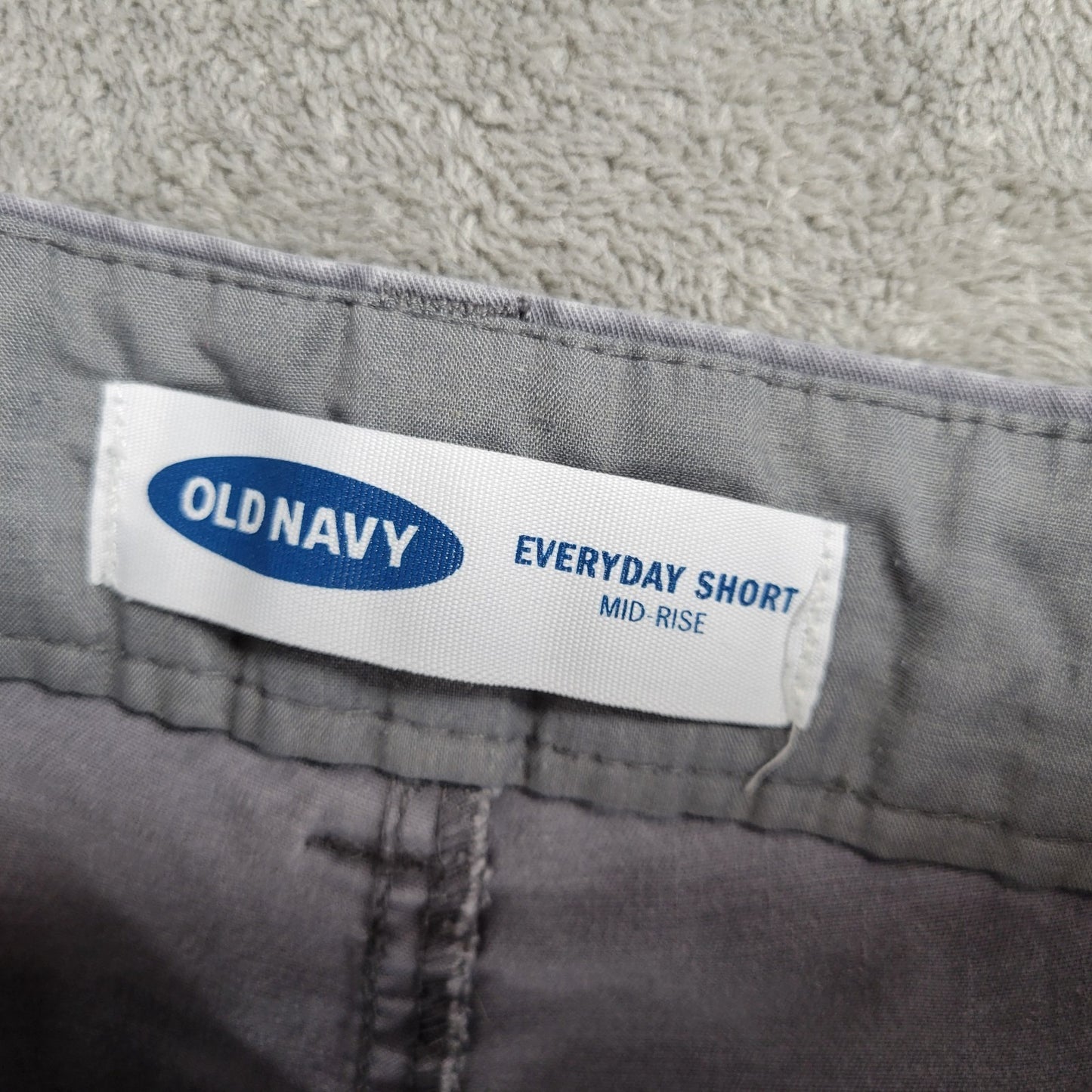 Old Navy Everyday Womens Shorts 16 Mid Rise Gray Zip Fly Comfy Lightweight