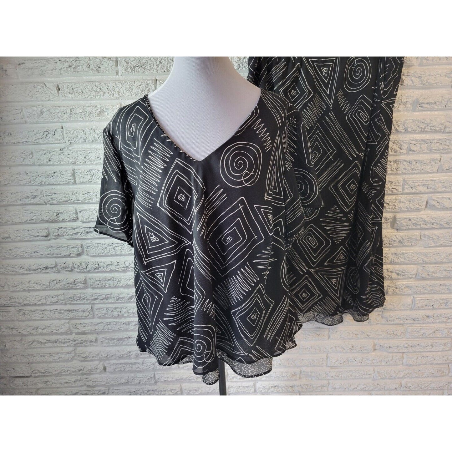 Karis Korner Women Skirt 22 Plus with Top Black Geometric Office Sheer Polyester
