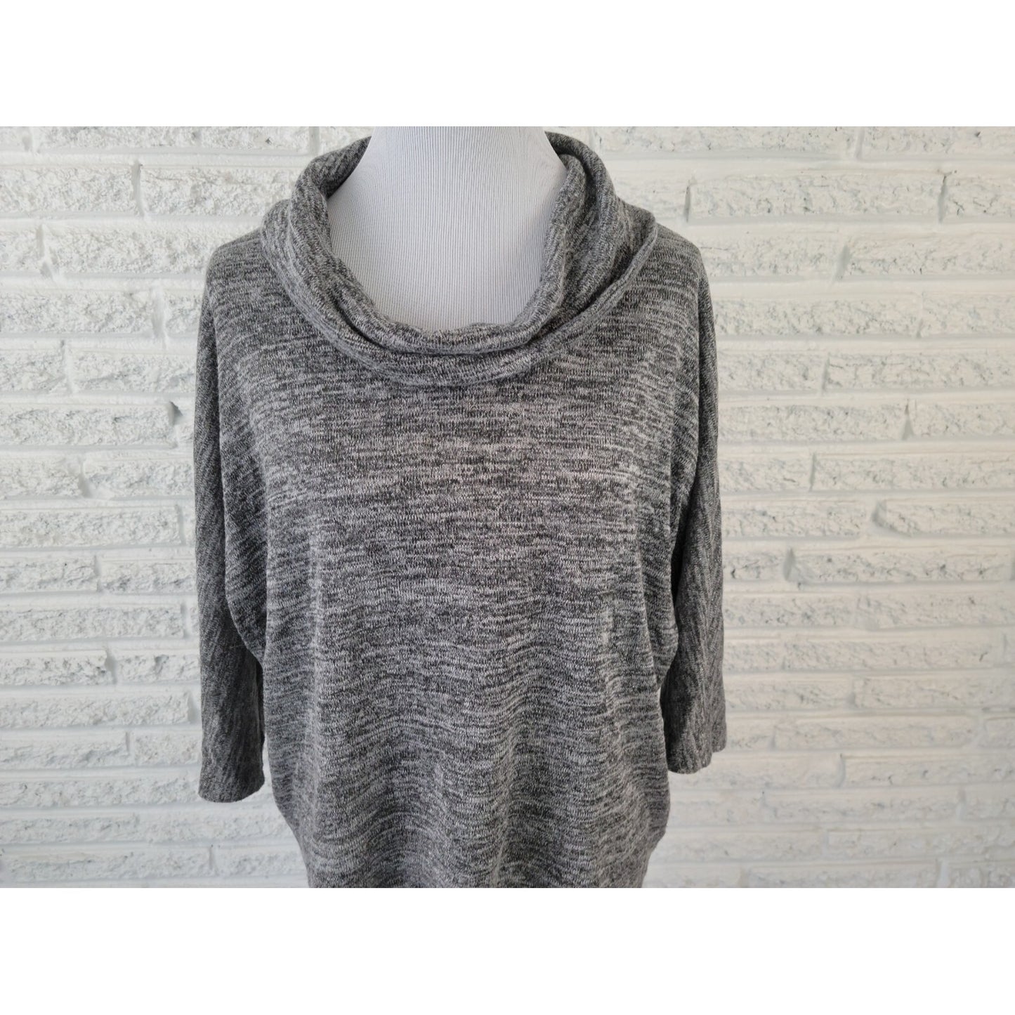 Dress Barn Women Sweater 1X Plus Dolman Sleeve Cowl Neck Gray Marled Speckle