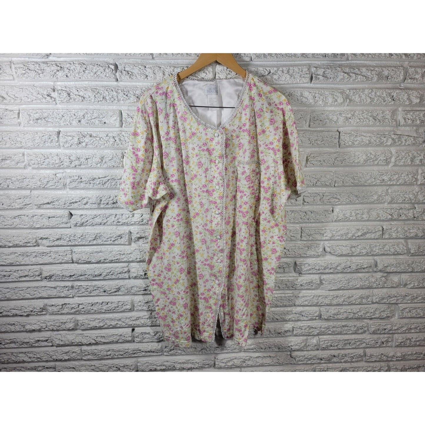 Secret Treasures Women Robe 2X Plus Short Sleeve Button Pink Floral Lightweight