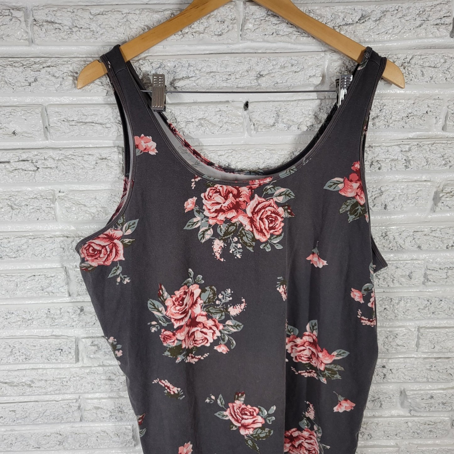 Maurices Womens Top 3X Plus Tank Gray Pink Floral Cotton Blend Comfy Casual