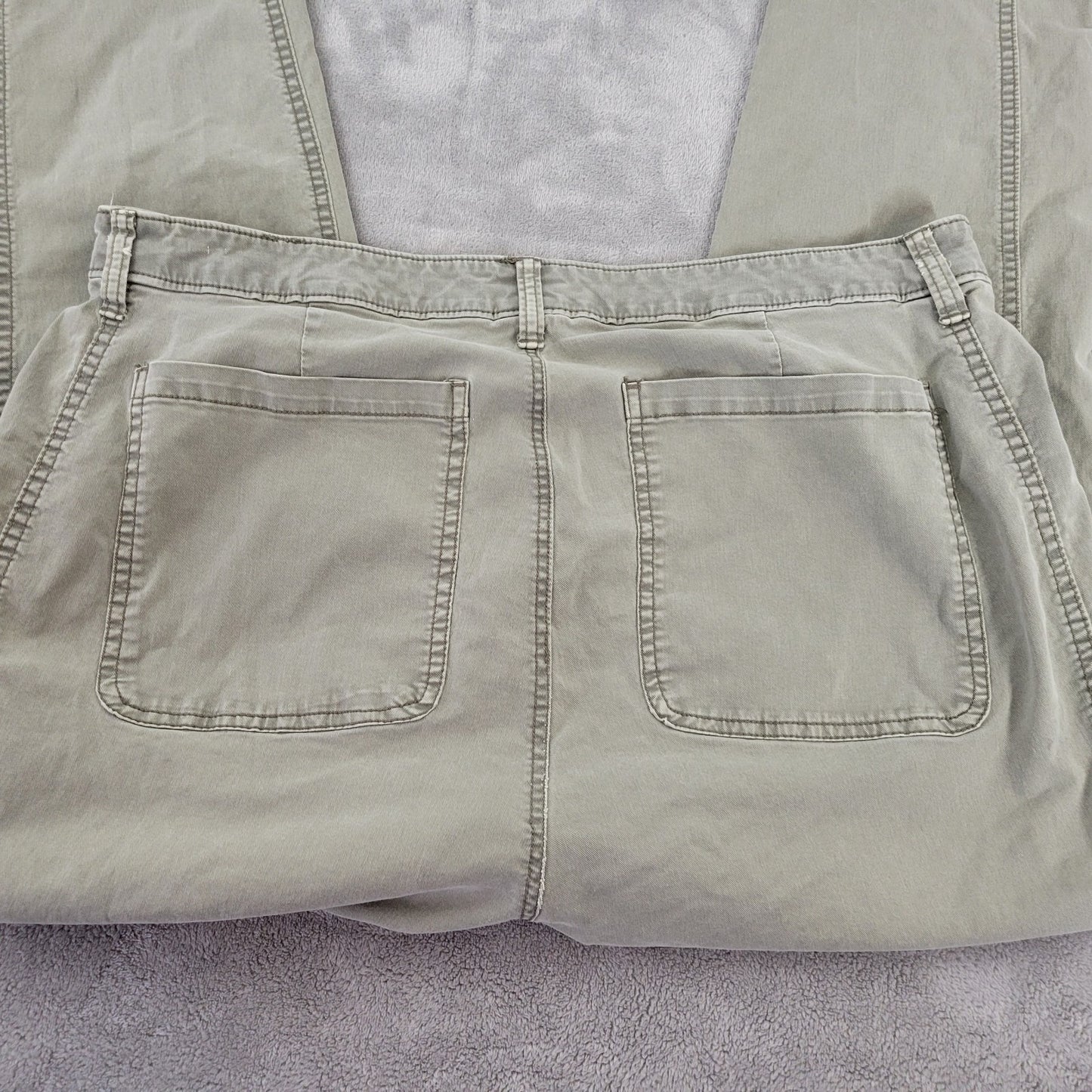 Old Navy Womens Pants 18 Plus Cropped Green Zip Fly Pockets Cotton Blend Casual