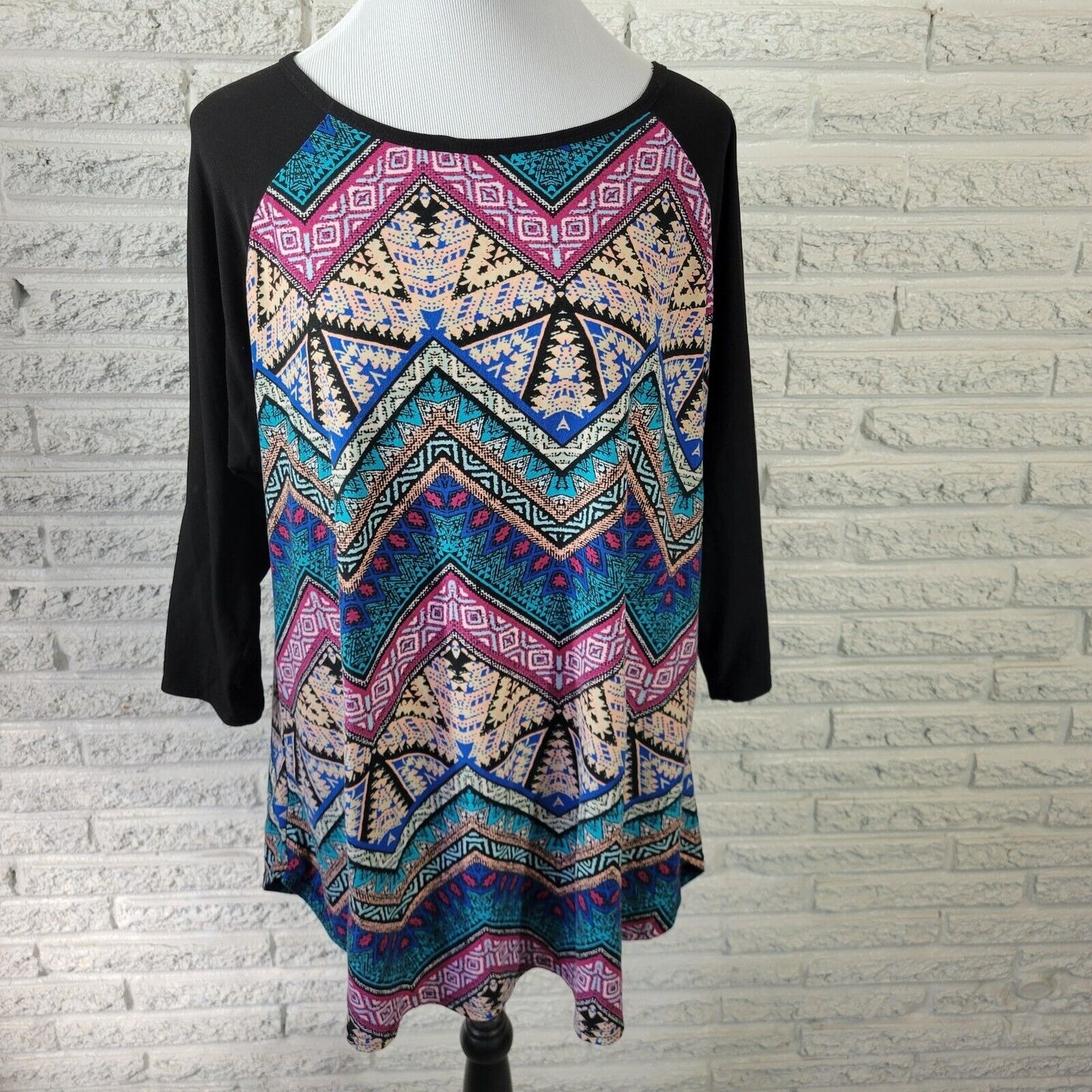 Bobbie Brooks Womens Top 2X Plus Tunic Raglan Sleeve Poly Blend Purple Geometric