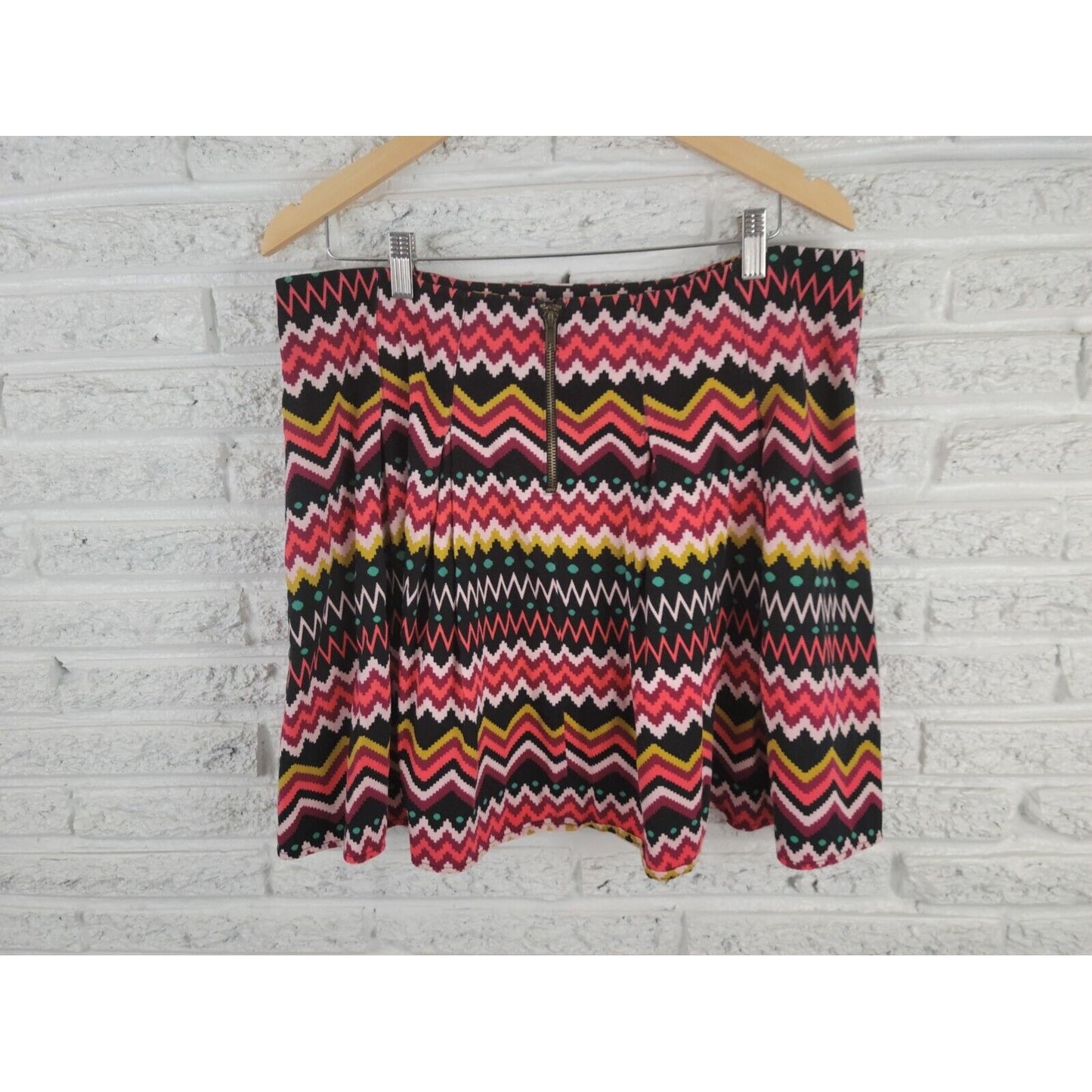Forever 21 Womens Skirt Extra Large Mini Flare Cotton Red Geometric Casual