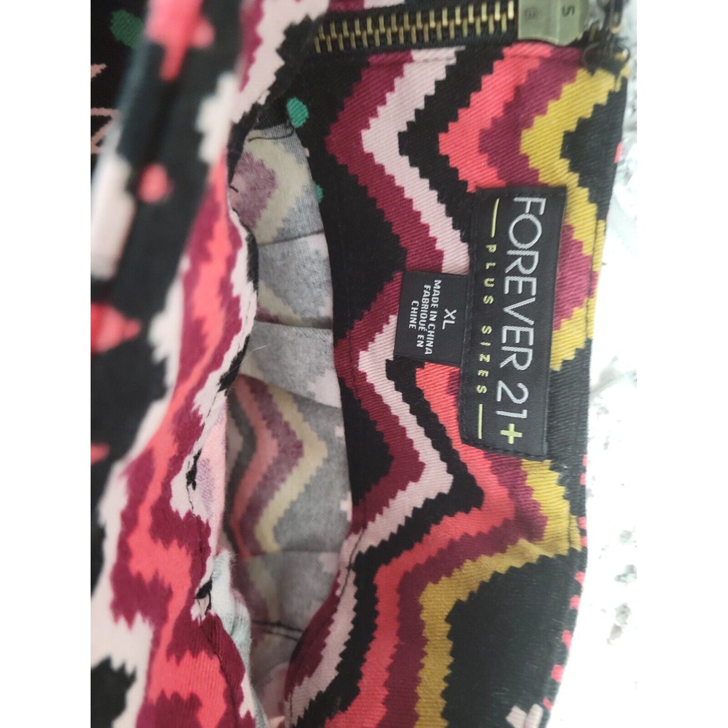 Forever 21 Womens Skirt Extra Large Mini Flare Cotton Red Geometric Casual