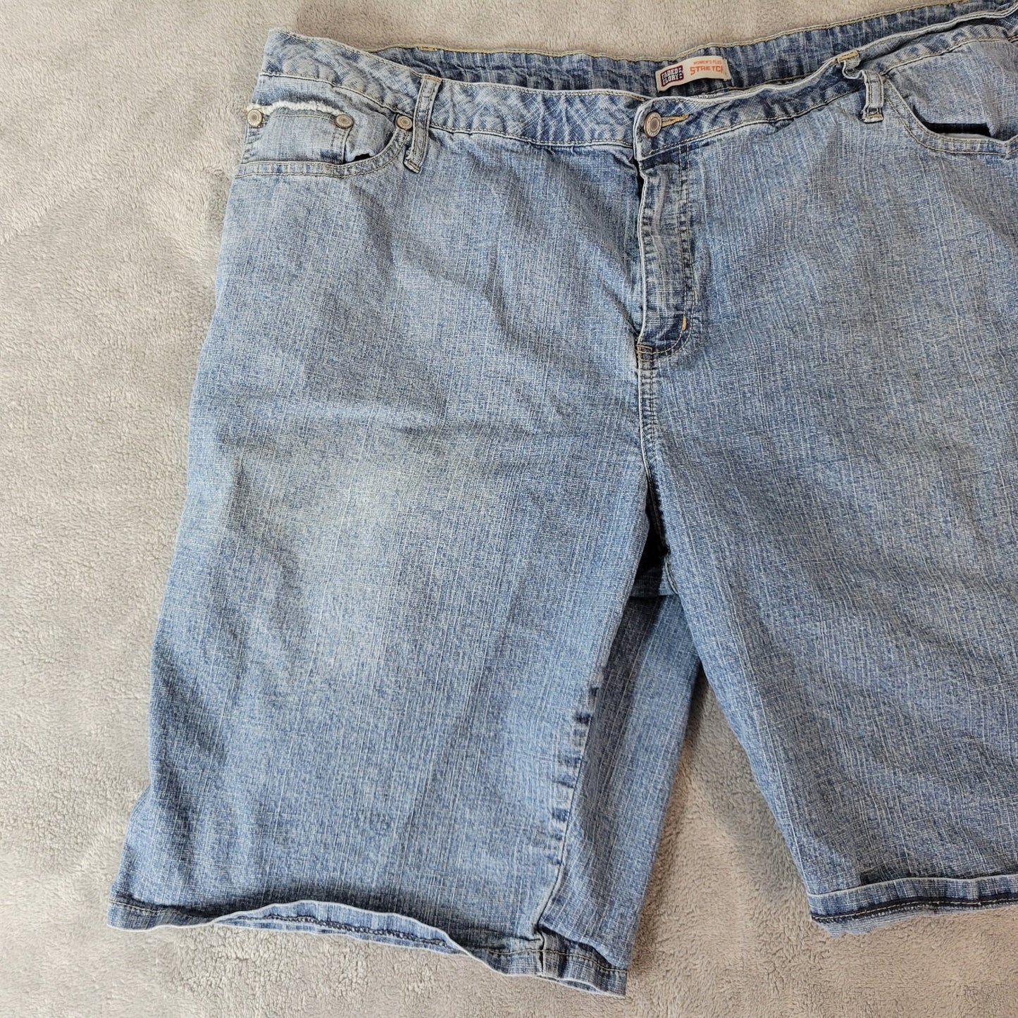 Faded Glory Womens Shorts 24W Plus Medium Blue Denim Wash Zip Fly Comfy Casual