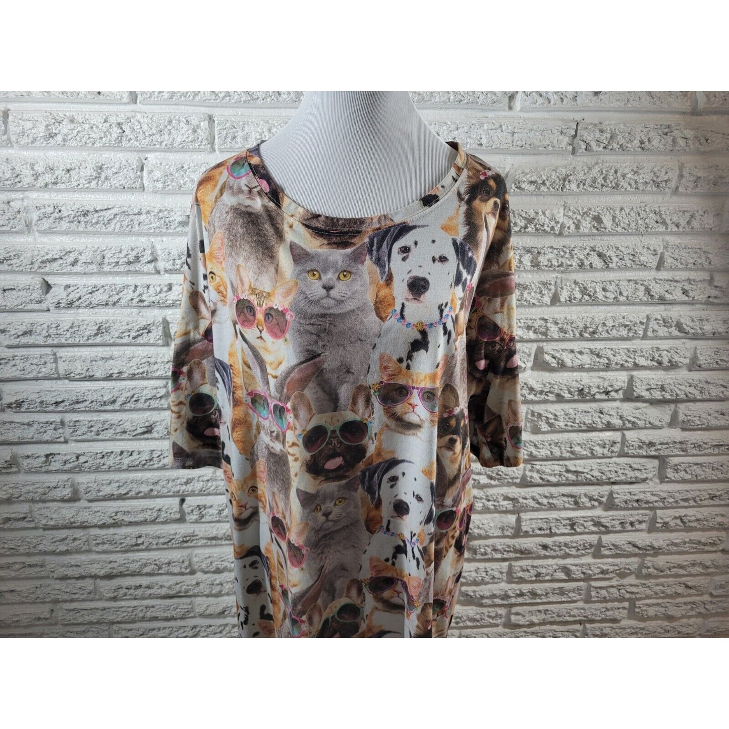 Secret Treasures Womens Pajamas 2X 3X Top Short Sleeve Cats Dogs Polyester Gray