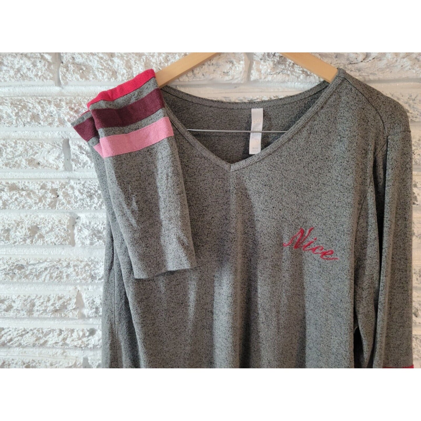 Christmas Cacique Womens Pajamas 18 20 Top Long Sleeve Sequins Naughty Nice Gray