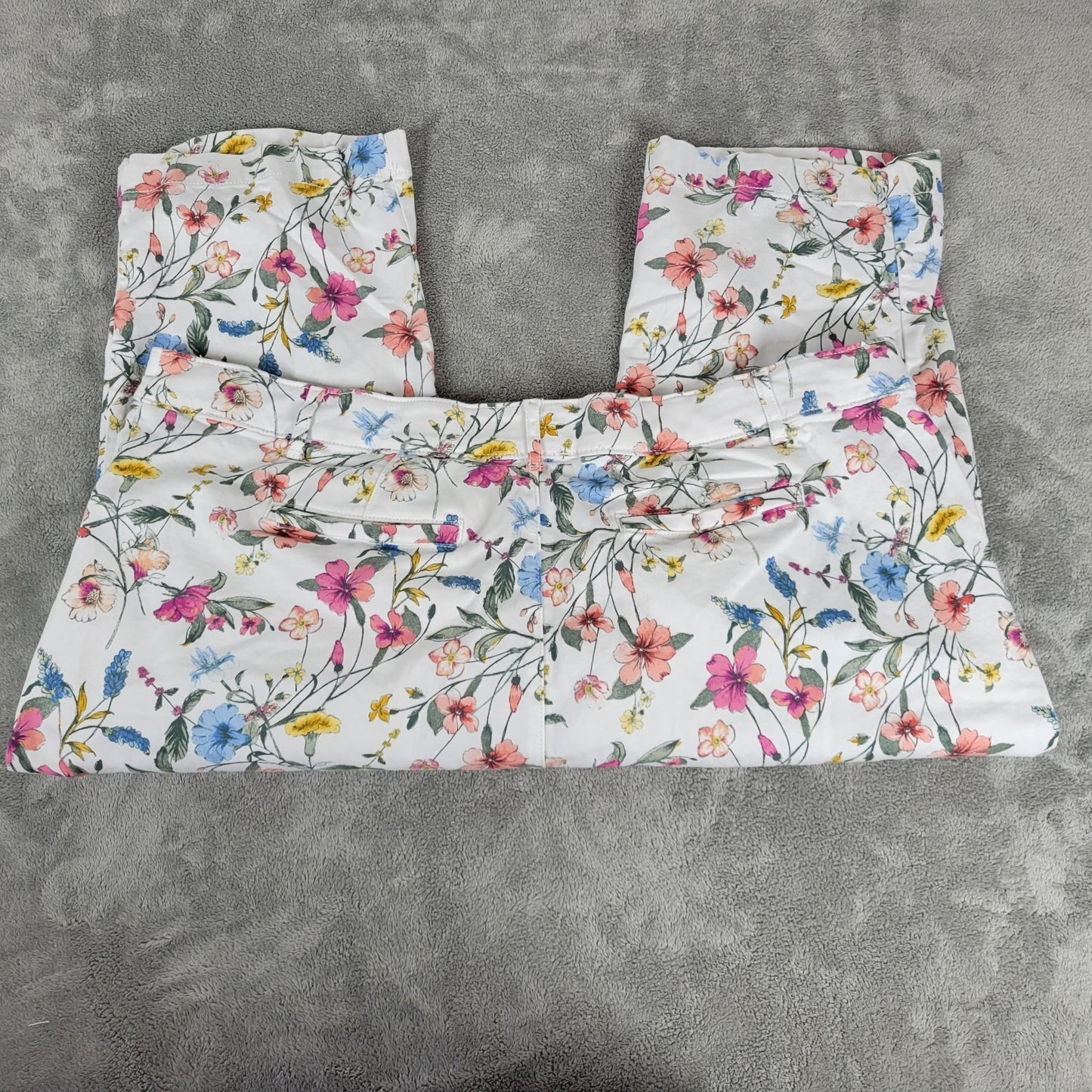 St Johns Bay Womens Pants 22W Plus Capri Pink Blue Floral Zip Fly Pockets Casual