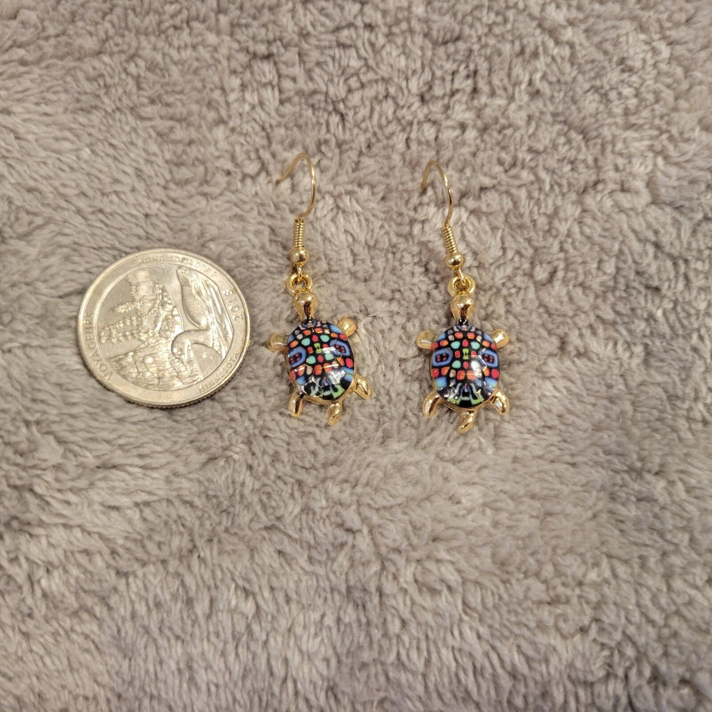 Turtles #8 Womens Earrings One Pair Blue Red Pink Zinc Alloy Hanging Gold Tone