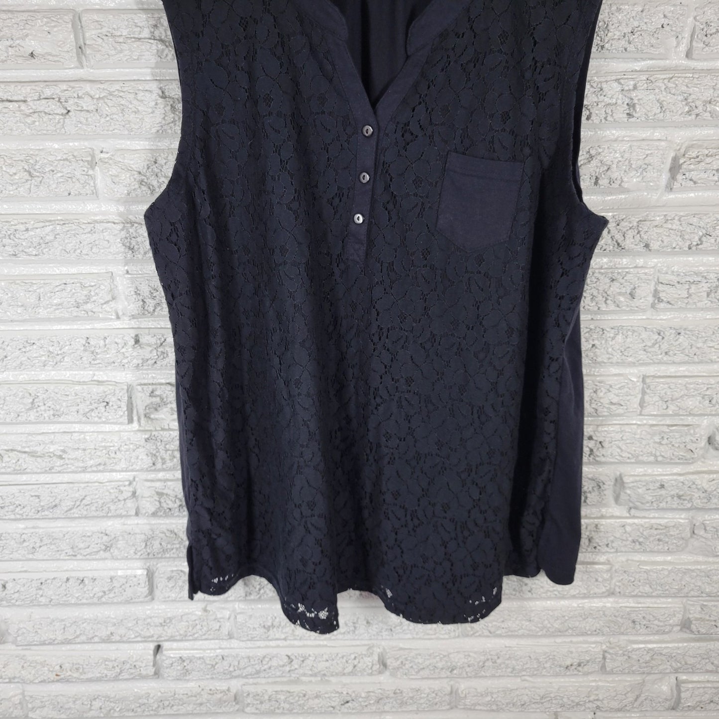 Shenanigans Women Top 1X Plus Sleeveless Black Lace Quarter Button Pocket Casual