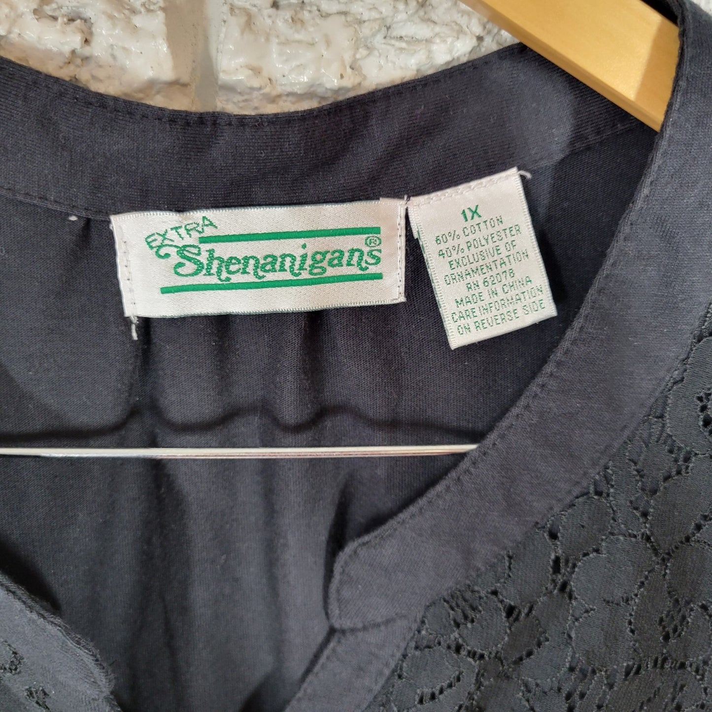Shenanigans Women Top 1X Plus Sleeveless Black Lace Quarter Button Pocket Casual