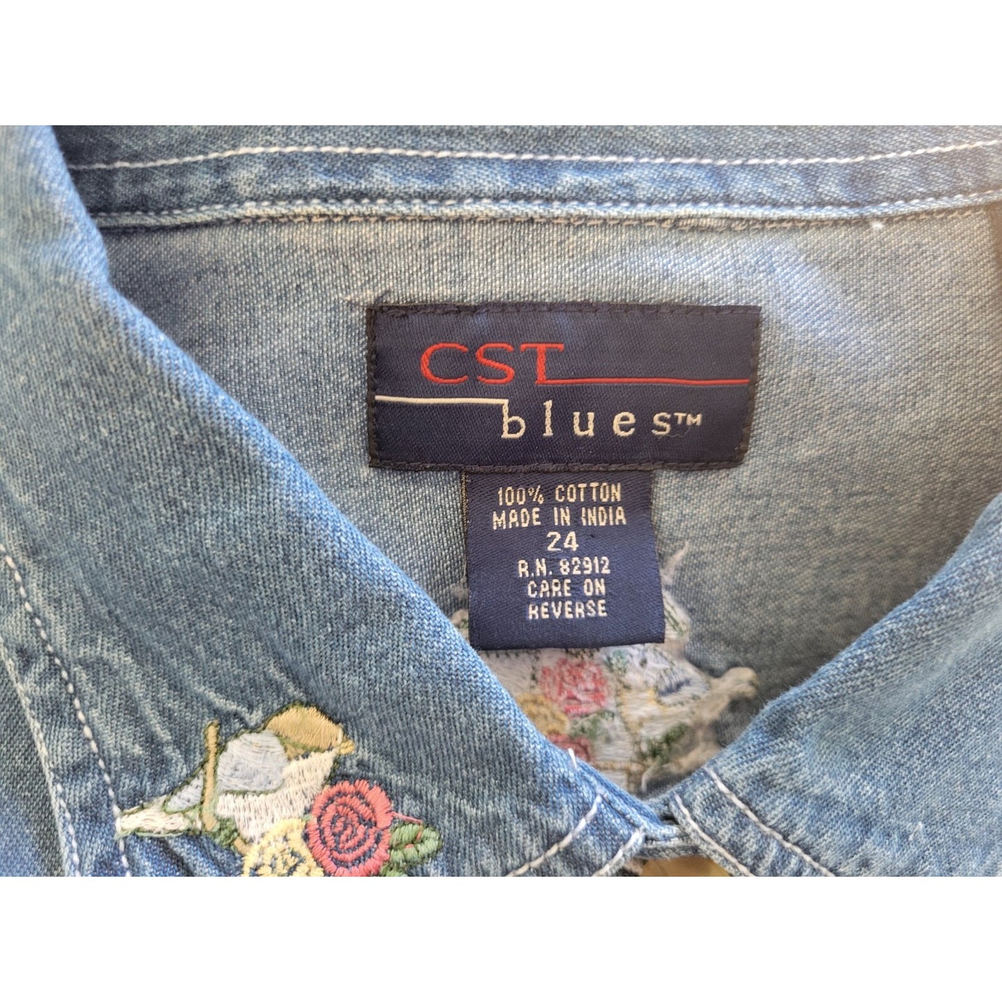 CST Blues Women Shirt 24 Plus Short Sleeve Blue Denim Garden Birdhouse Embroider