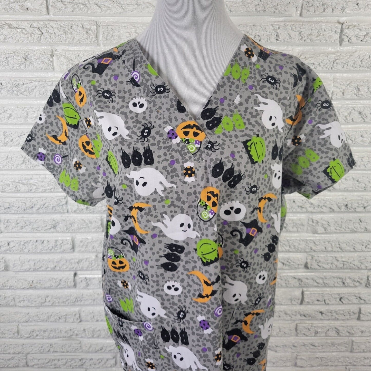 Halloween Cassandra O Unisex Scrub Top XL Gray Lightweight Ghost Frankenstein