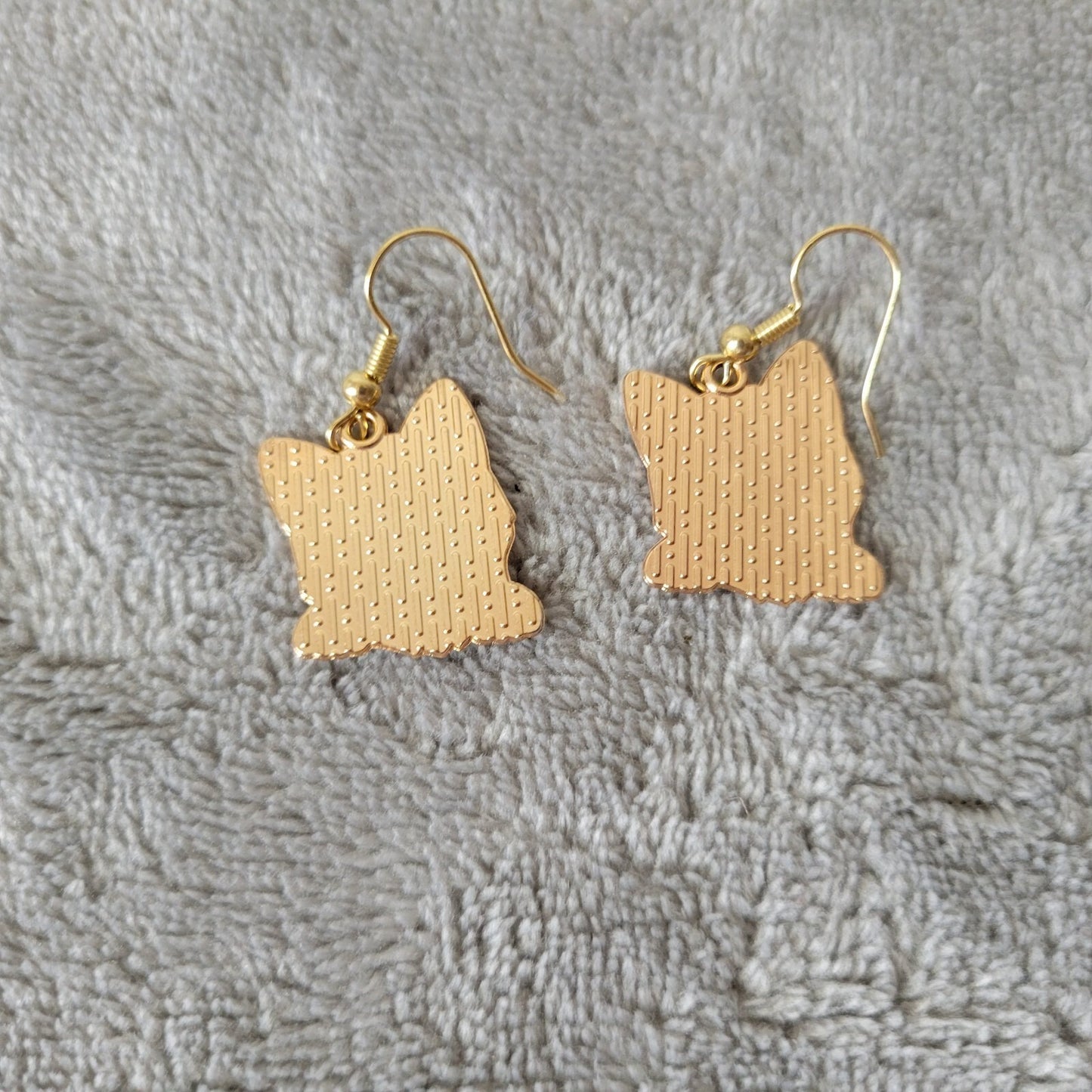 Husky Dog Puppy Earrings One Pair Gold Tone Dangle Fish Hook Fun Cute Novelty