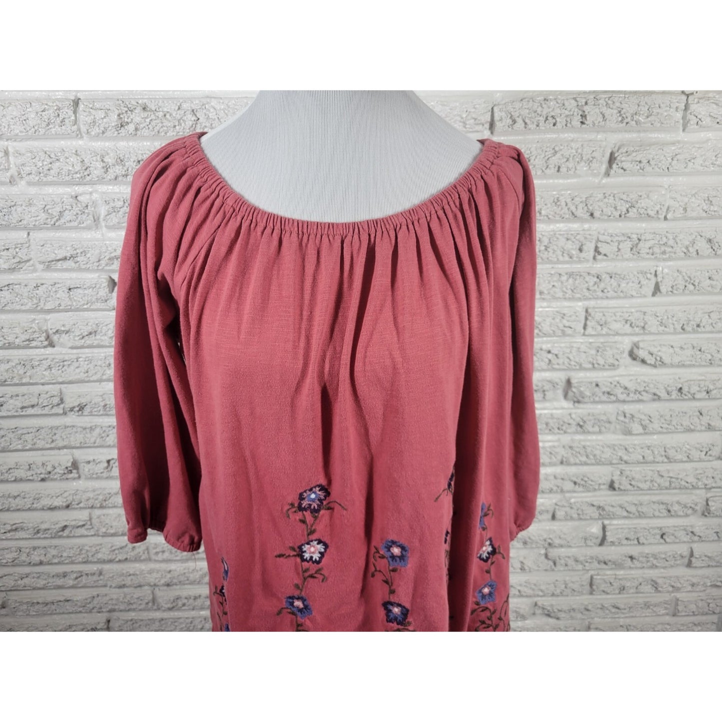 Architect Womens Top 2X Plus 3/4 On Off Shoulder Muted Red Floral Embroidery