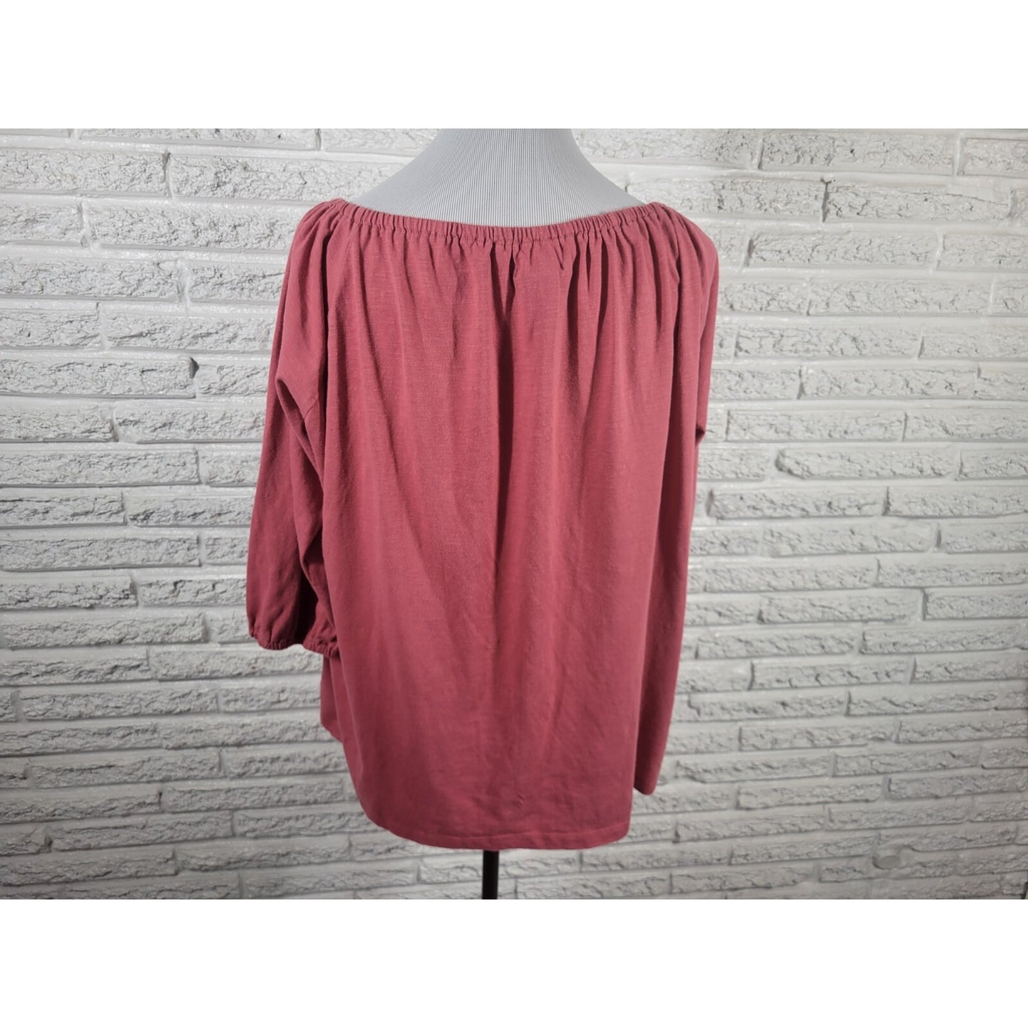 Architect Womens Top 2X Plus 3/4 On Off Shoulder Muted Red Floral Embroidery