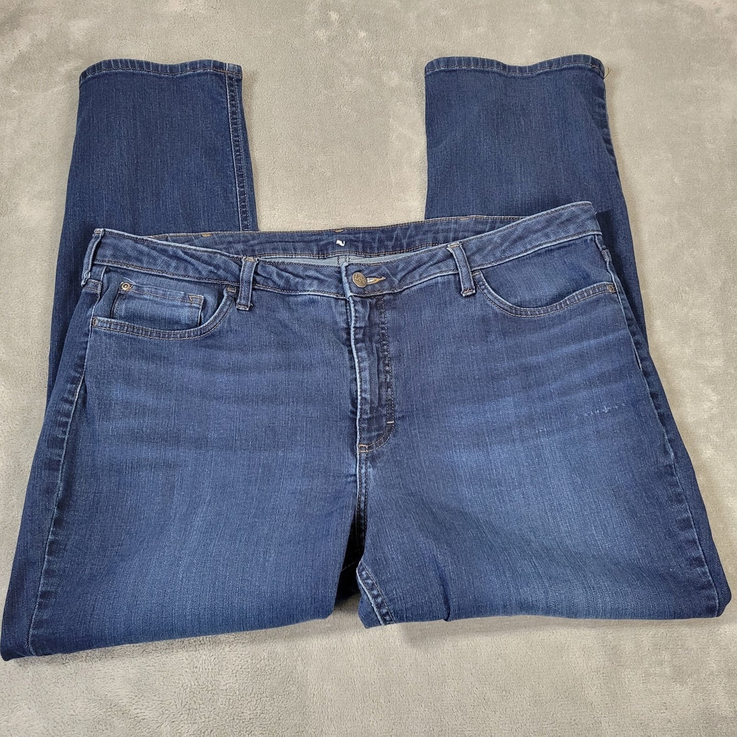 Lee Womens Jeans 22 Plus Straight Leg Dark Blue Denim Wash Zip Fly Stretch Comfy