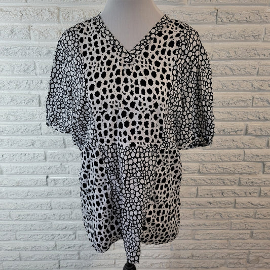 Urbane Unisex Scrub Top Extra Large XL Black White Watercolor Cotton Lightweight