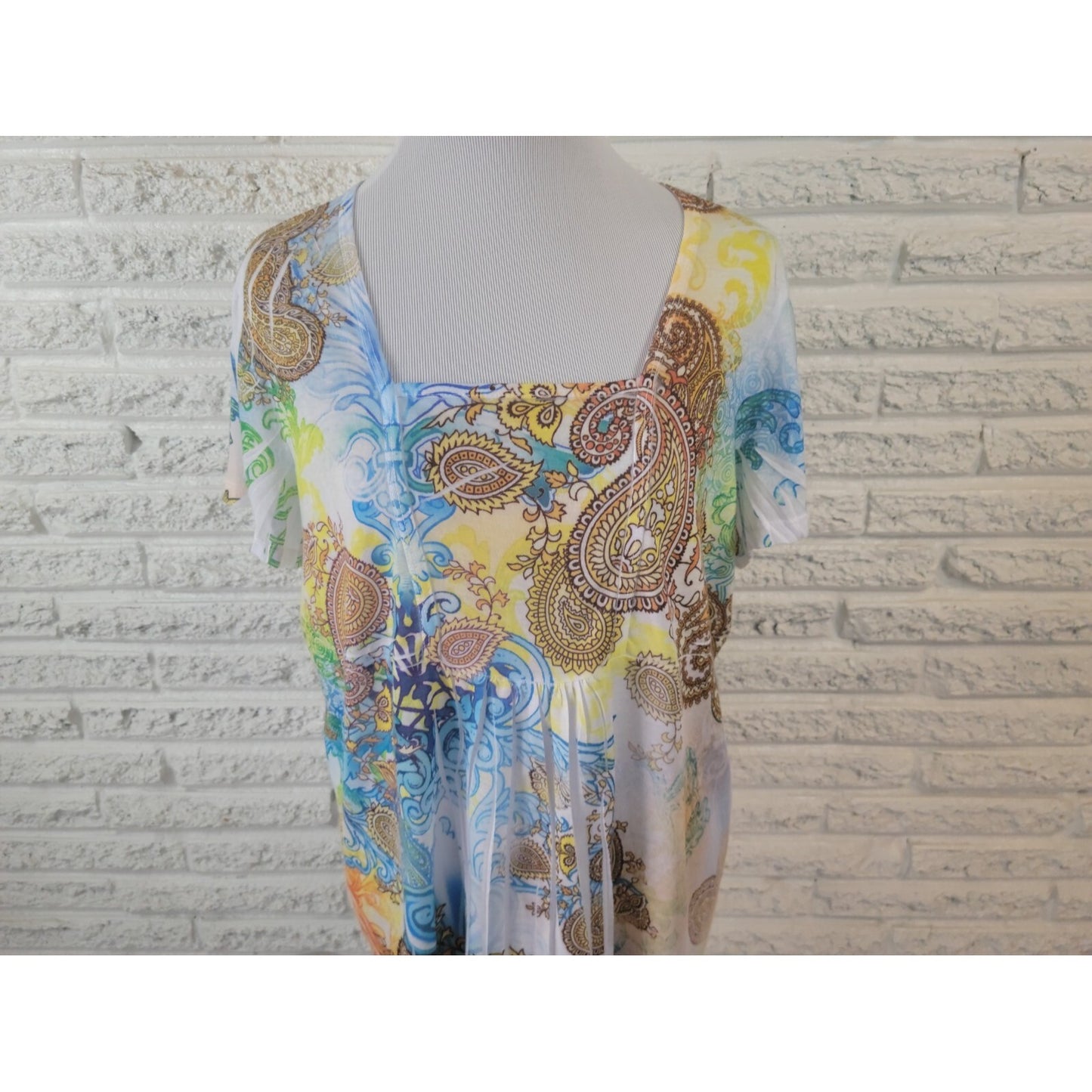 Only Nine Womens Top 2X Plus Tee Short Sleeve Polyester Laser Cut Blue Paisley