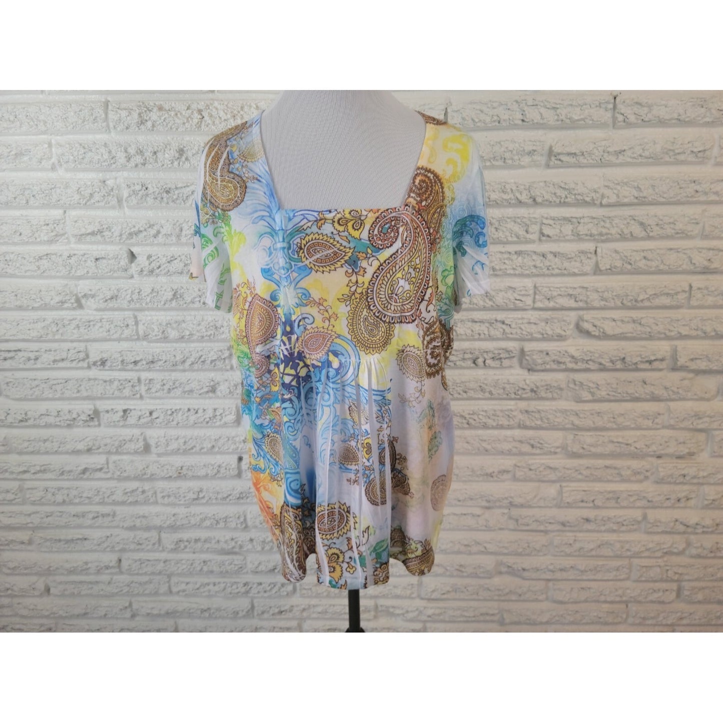 Only Nine Womens Top 2X Plus Tee Short Sleeve Polyester Laser Cut Blue Paisley