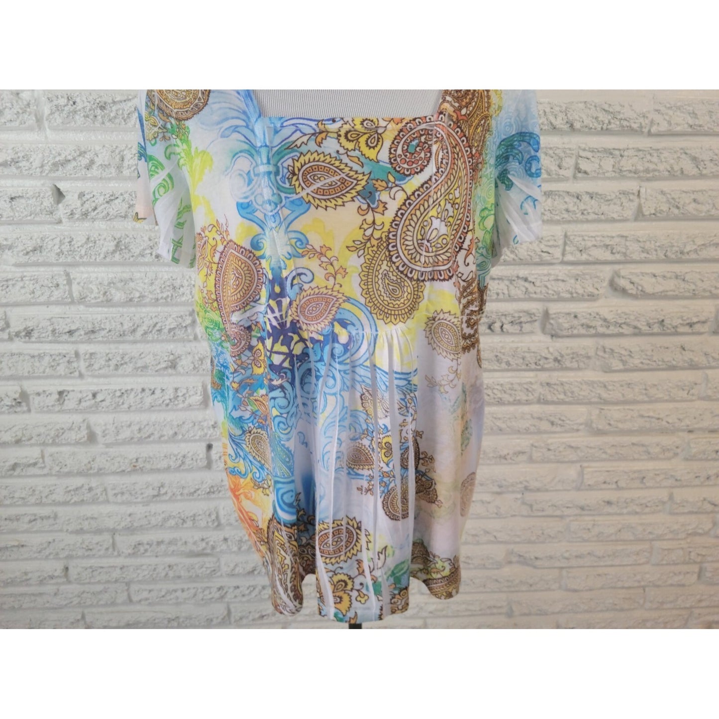 Only Nine Womens Top 2X Plus Tee Short Sleeve Polyester Laser Cut Blue Paisley