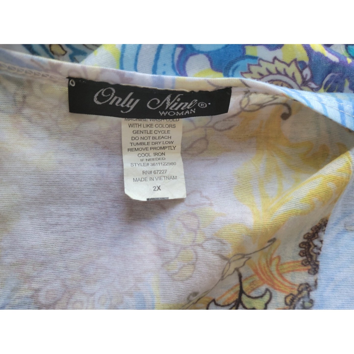 Only Nine Womens Top 2X Plus Tee Short Sleeve Polyester Laser Cut Blue Paisley