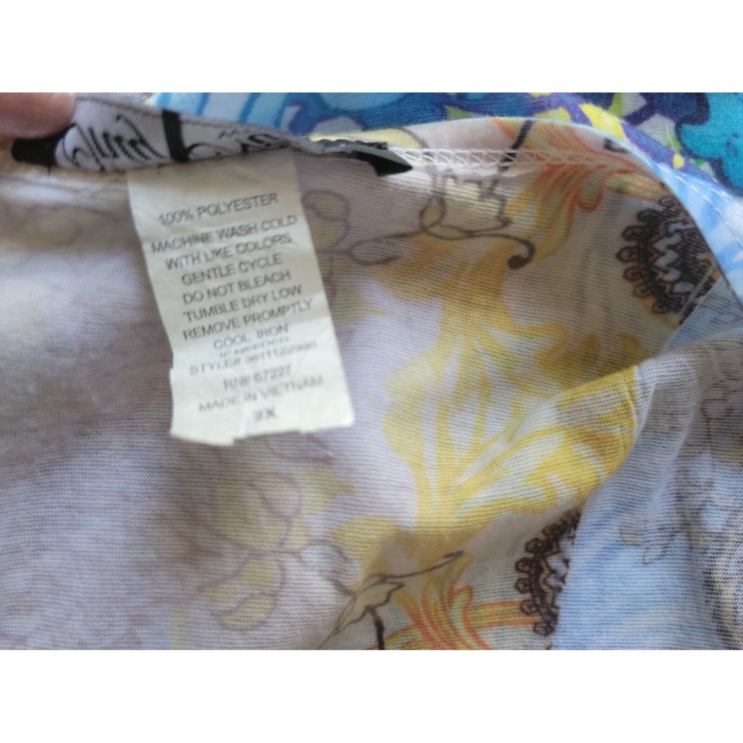 Only Nine Womens Top 2X Plus Tee Short Sleeve Polyester Laser Cut Blue Paisley