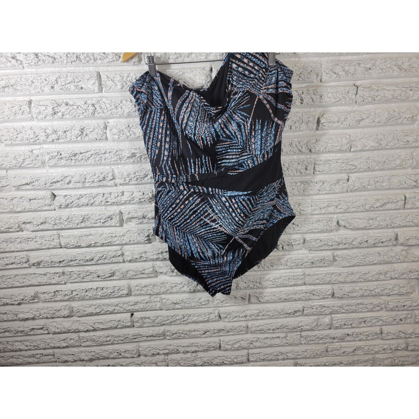 Miracle Brand Embrace Curves Womens Swimsuit 3X One Piece One Shoulder Bra Blue