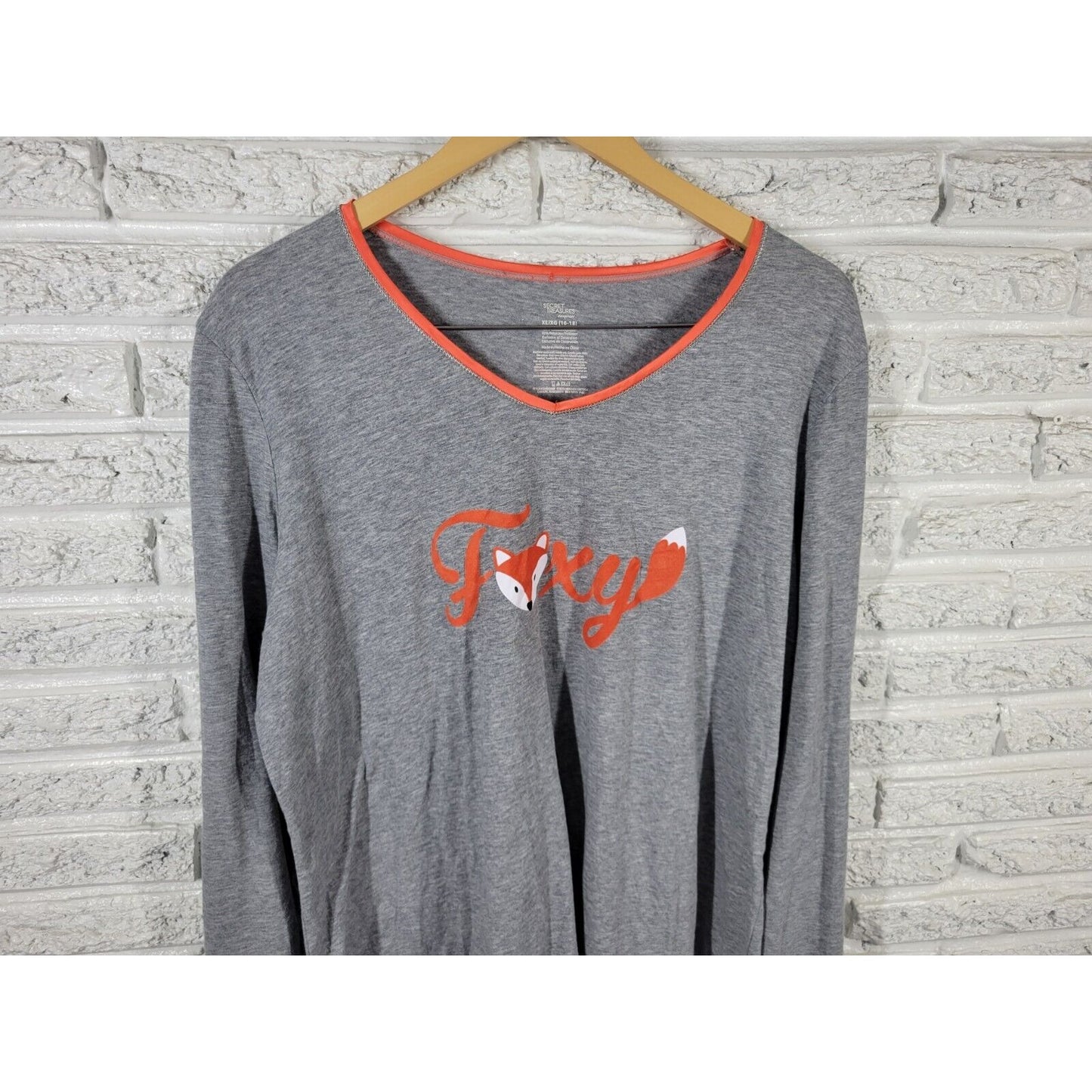 Secret Treasures Womens Top XL Tee Pajama Gray Fox Foxy Loungewear Stretchy