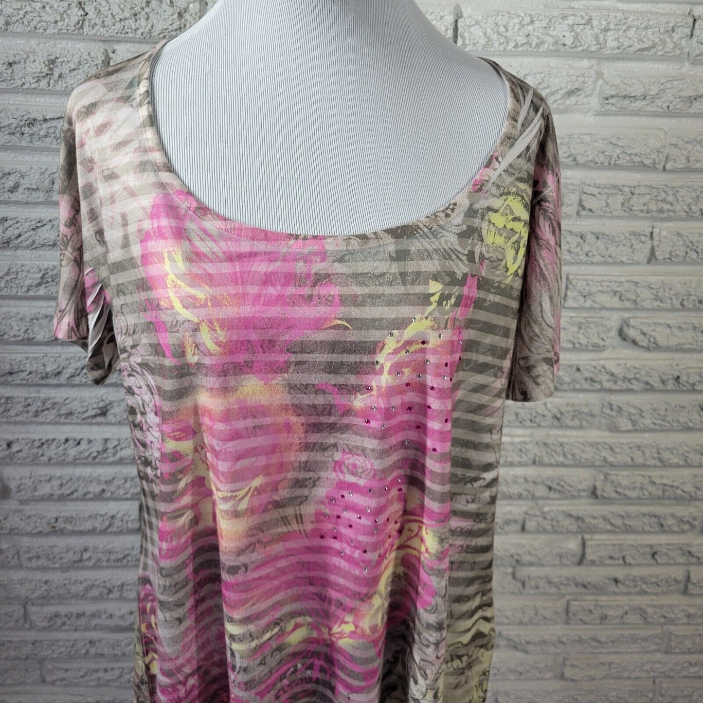 Jane Ashley Womens Top 2X Tee Pink Floral Polyester Handkerchief Hem Lightweight