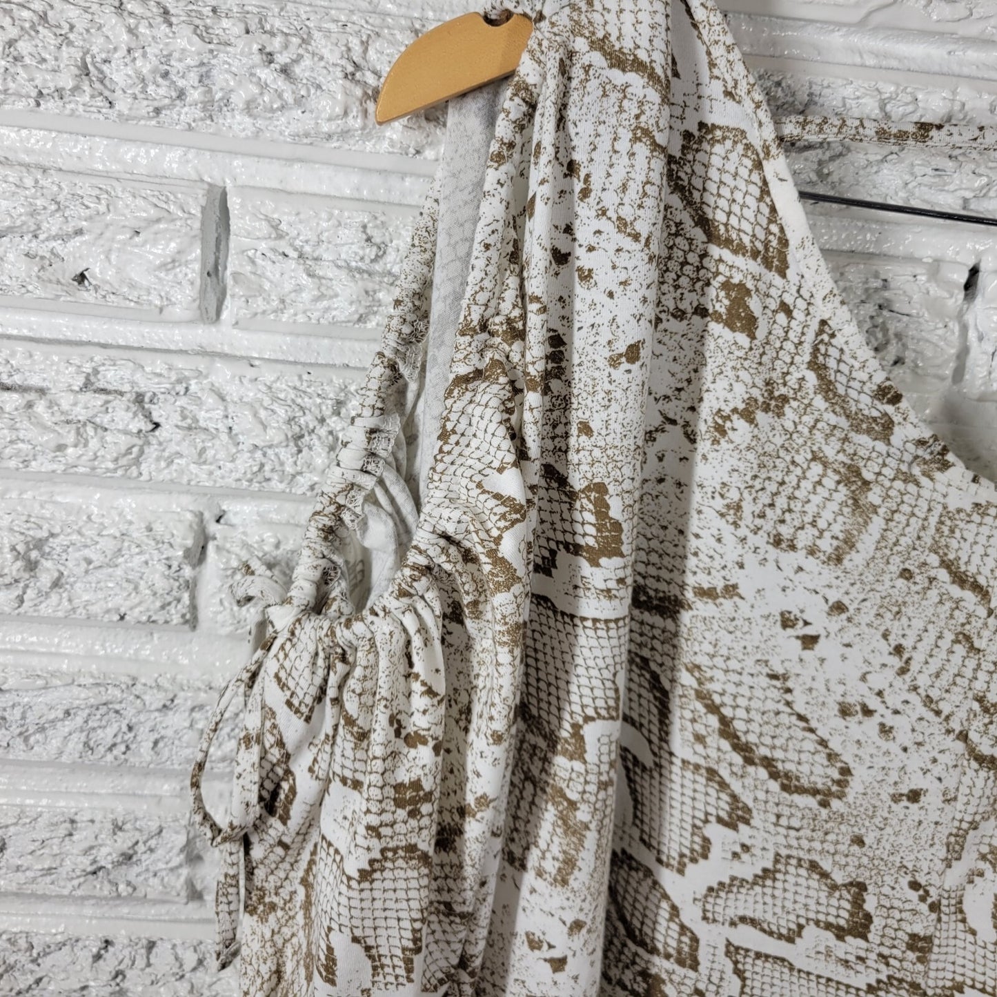 Absolutely Famous Womens Top 3X Plus 3/4 Sleeve Open Back Tan Cold Shoulder