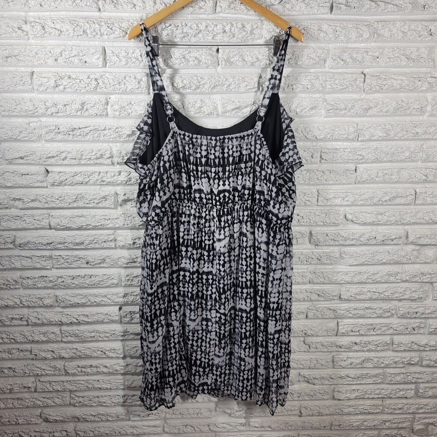 Faded Glory Womens Dress 4X Slip Sheath Adjustable Spaghetti Black Geometric