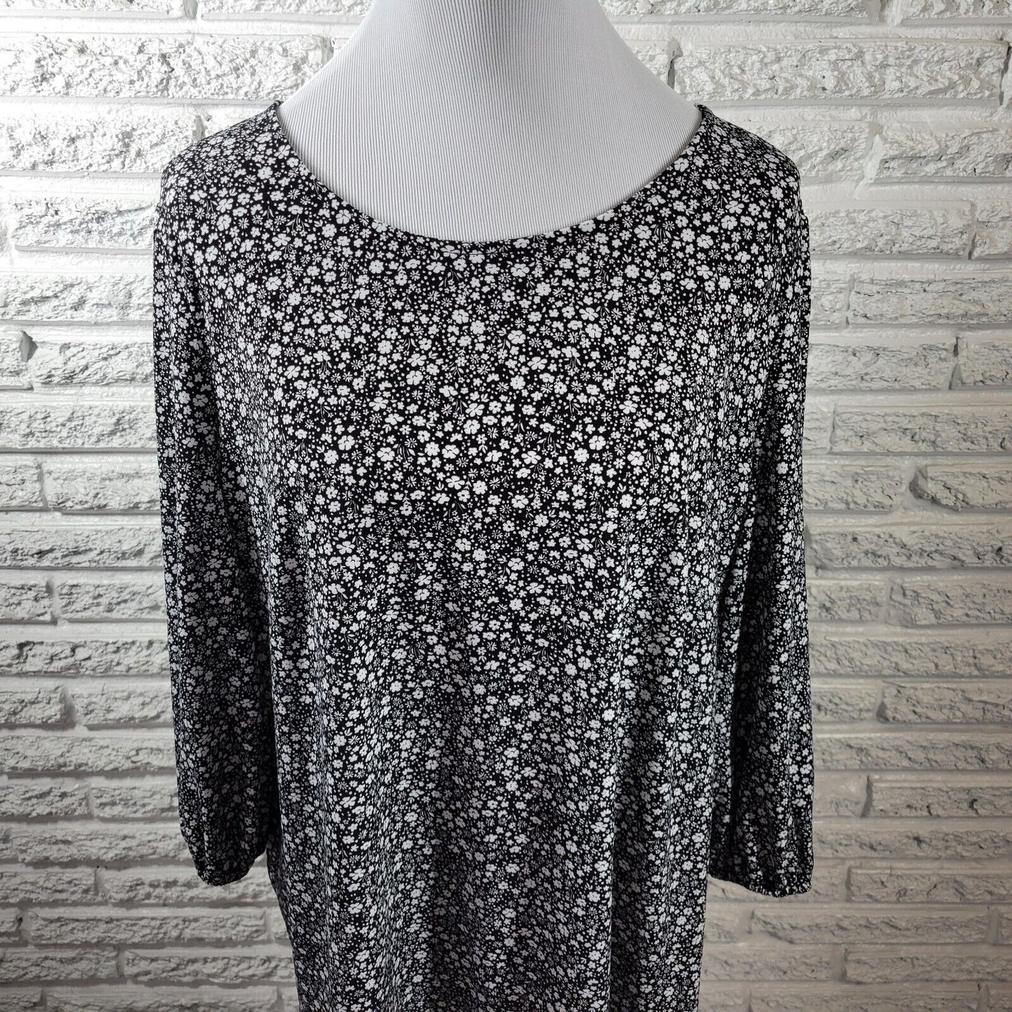 Adrianna Papell Womens Top 1X Long Sleeve Black Floral Poly Blend Back Keyhole