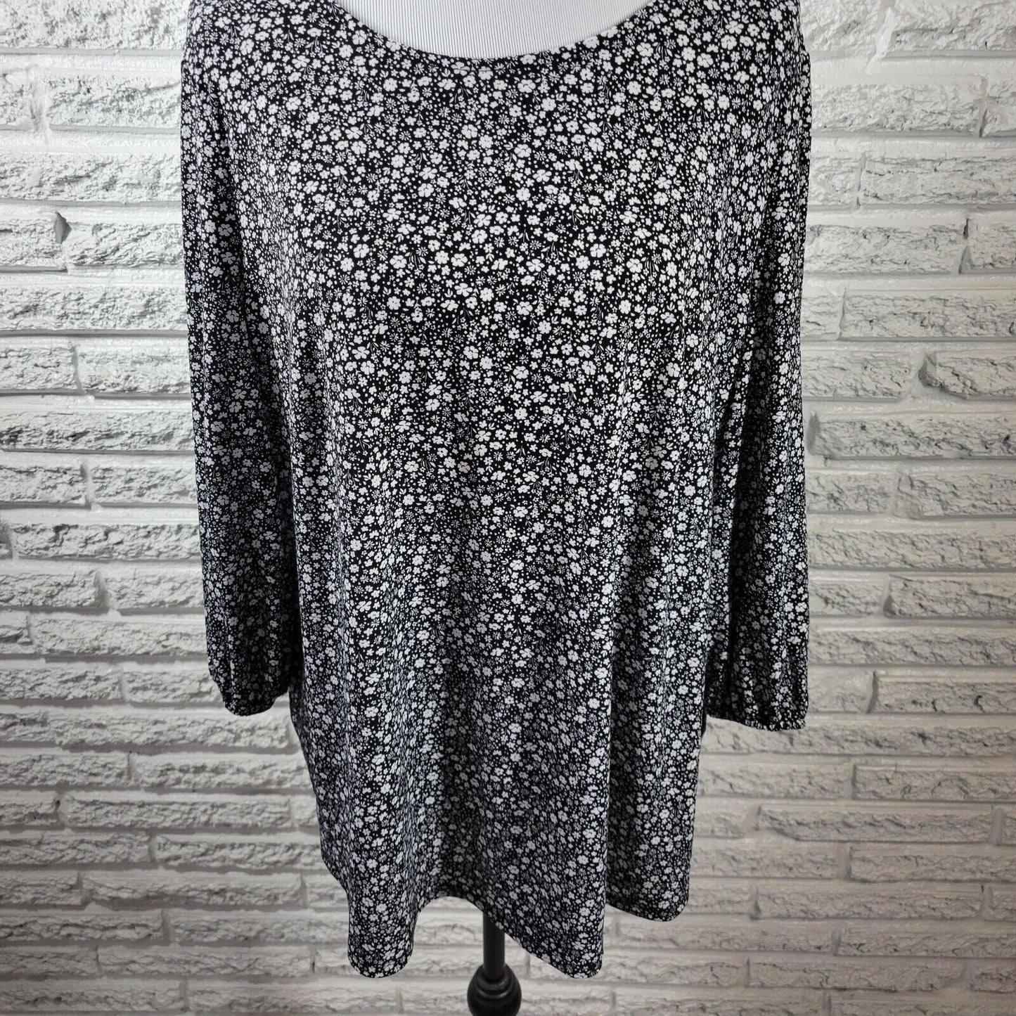 Adrianna Papell Womens Top 1X Long Sleeve Black Floral Poly Blend Back Keyhole