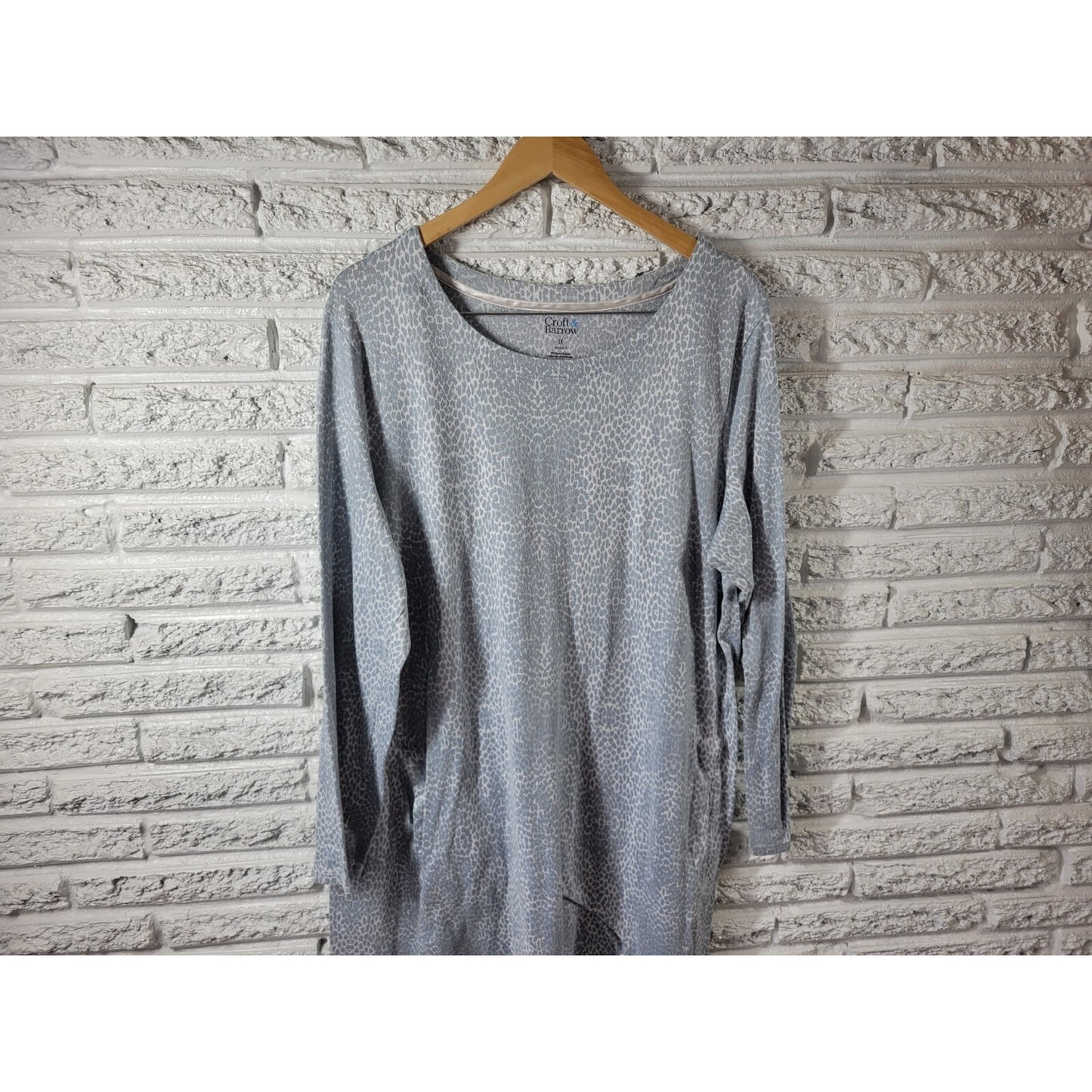 Croft Barrow Women Nightgown 1X Plus Long Sleeve Gray Animal Print Poly Blend