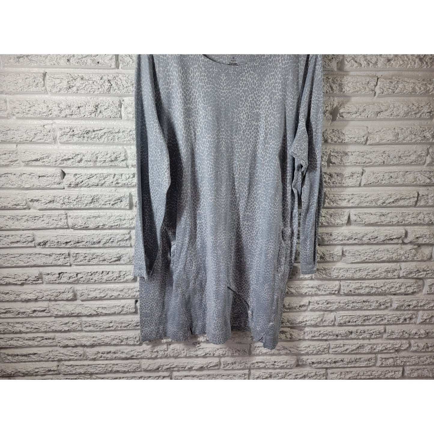 Croft Barrow Women Nightgown 1X Plus Long Sleeve Gray Animal Print Poly Blend