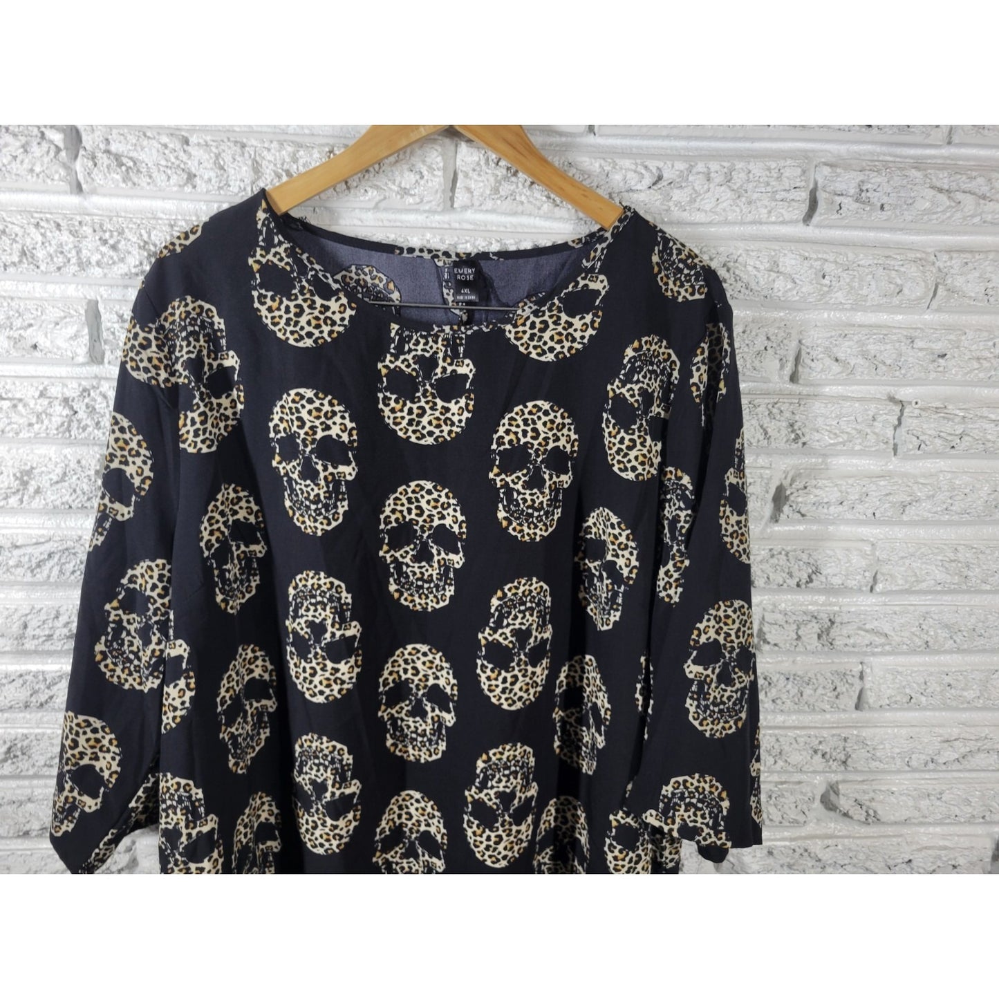 Halloween Emery Rose Womens Top 4XL Skulls All Over Animal Print Polyester Comfy