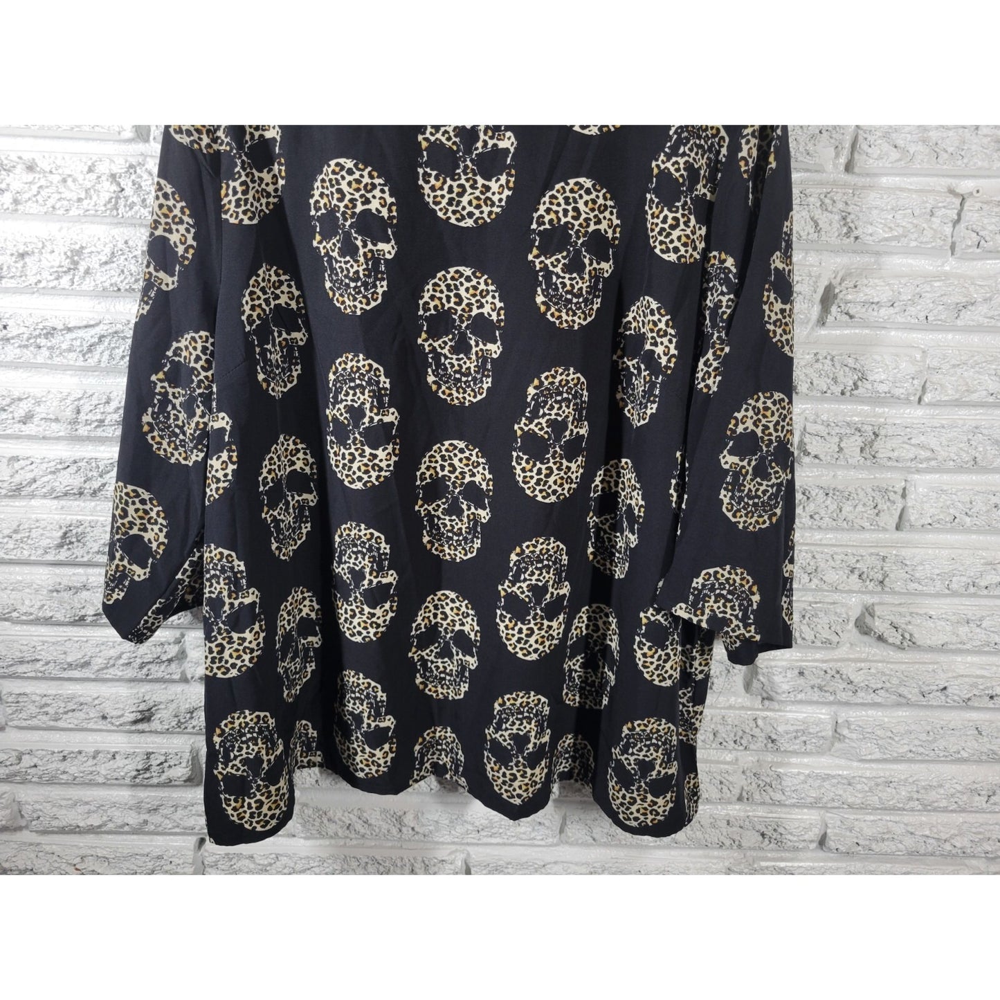Halloween Emery Rose Womens Top 4XL Skulls All Over Animal Print Polyester Comfy