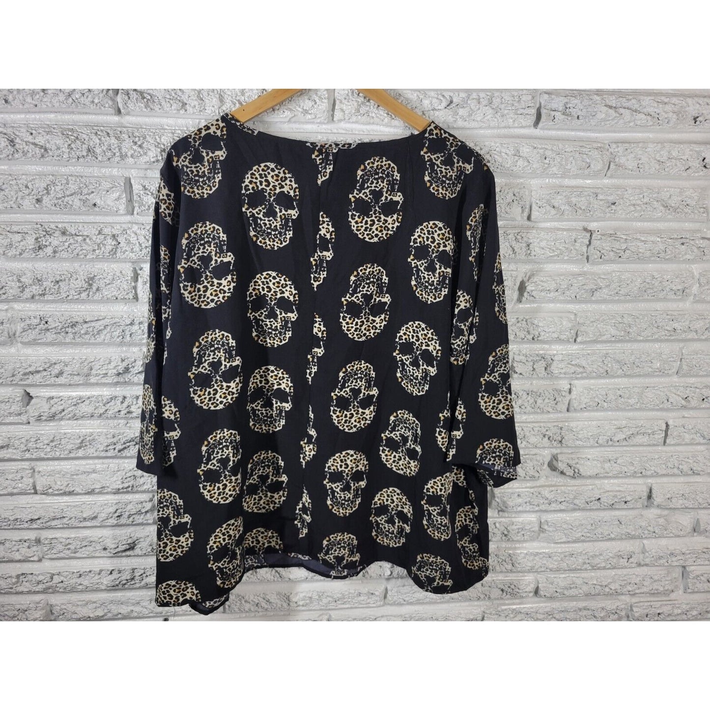 Halloween Emery Rose Womens Top 4XL Skulls All Over Animal Print Polyester Comfy