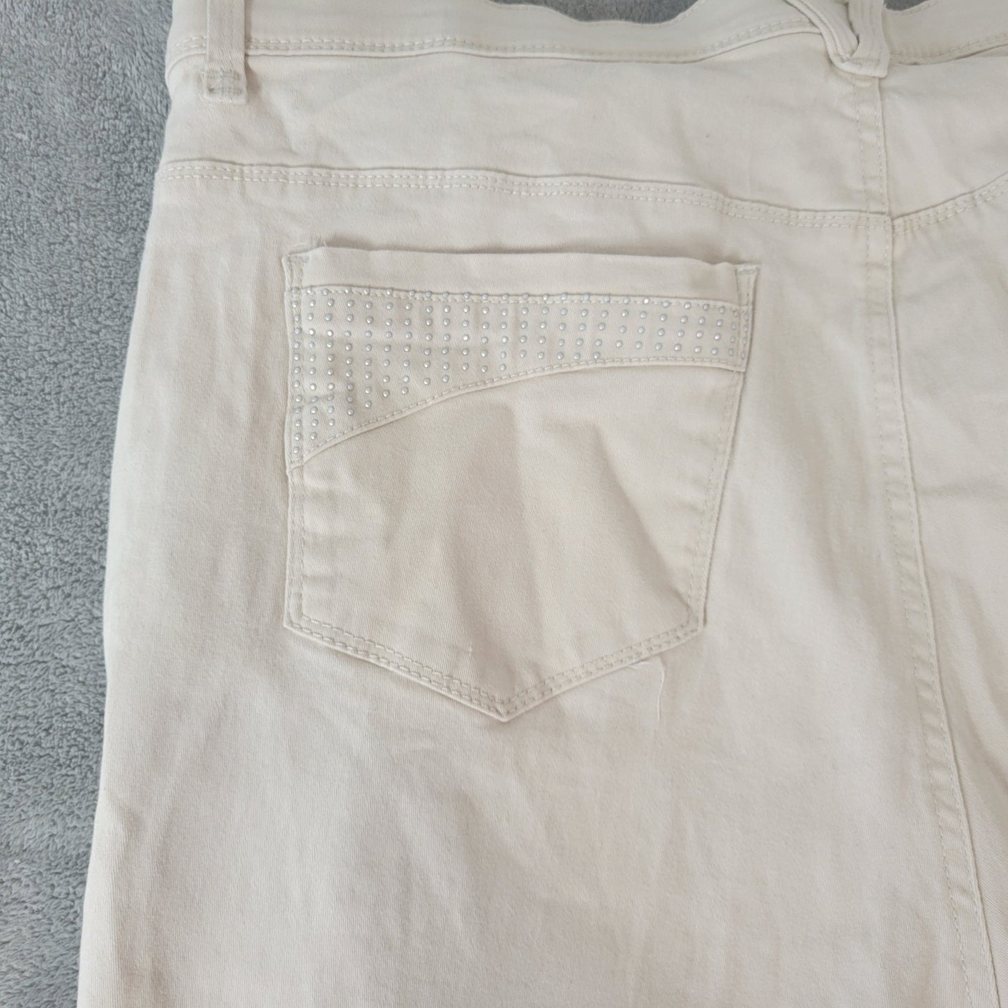 Gloria Vanderbilt Womens Shorts 18W Plus Skimmer Beige Studded Pockets Zip Fly