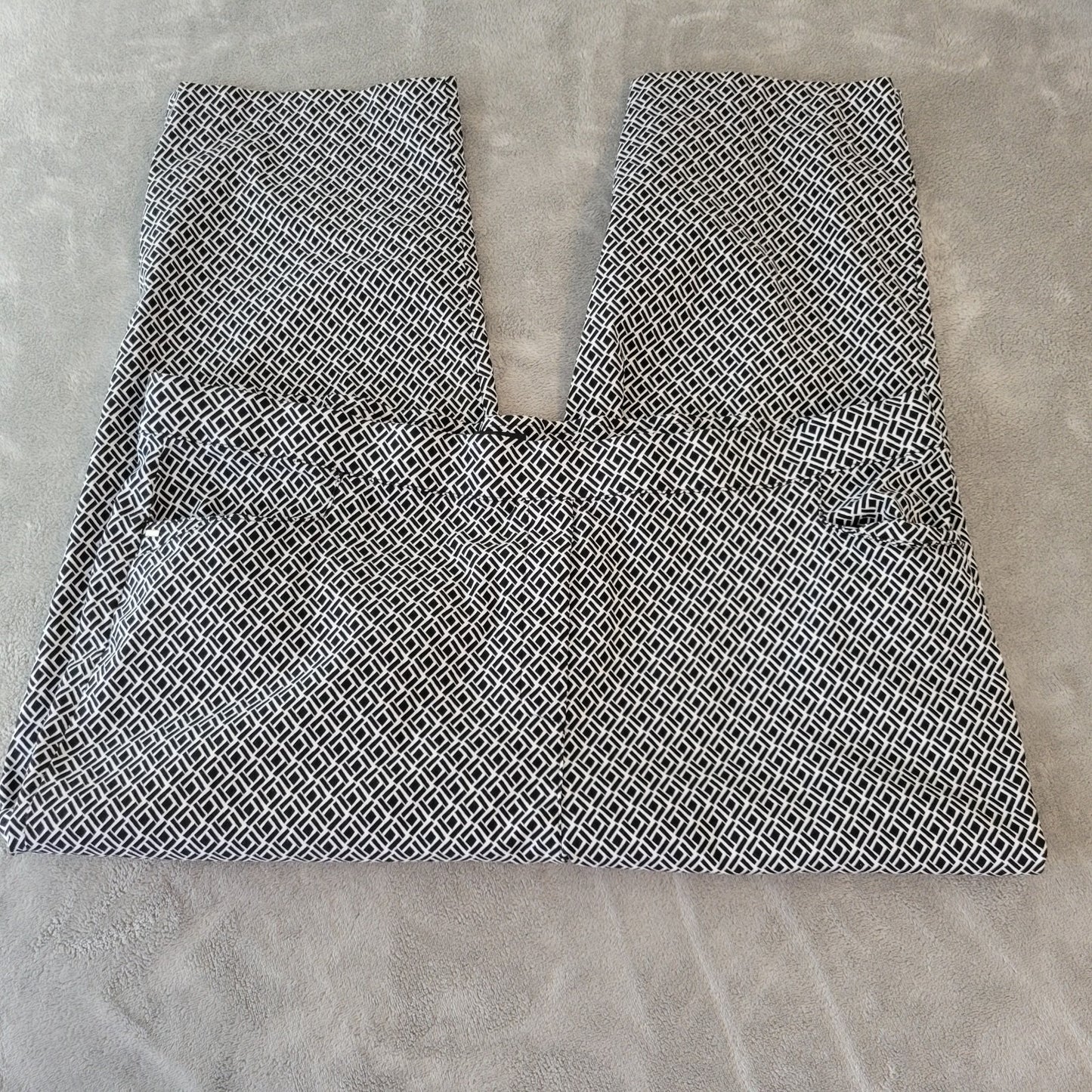 Worthington Women Pants 3X Plus Capri Pull On Black White Geometric Comfy Casual