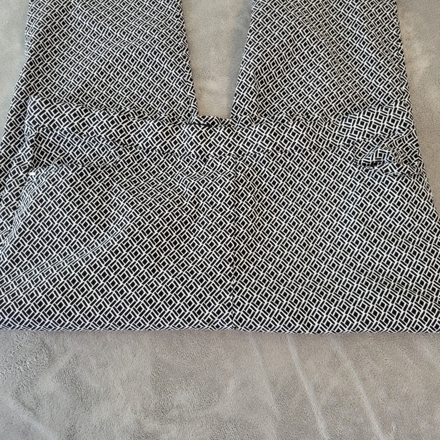 Worthington Women Pants 3X Plus Capri Pull On Black White Geometric Comfy Casual