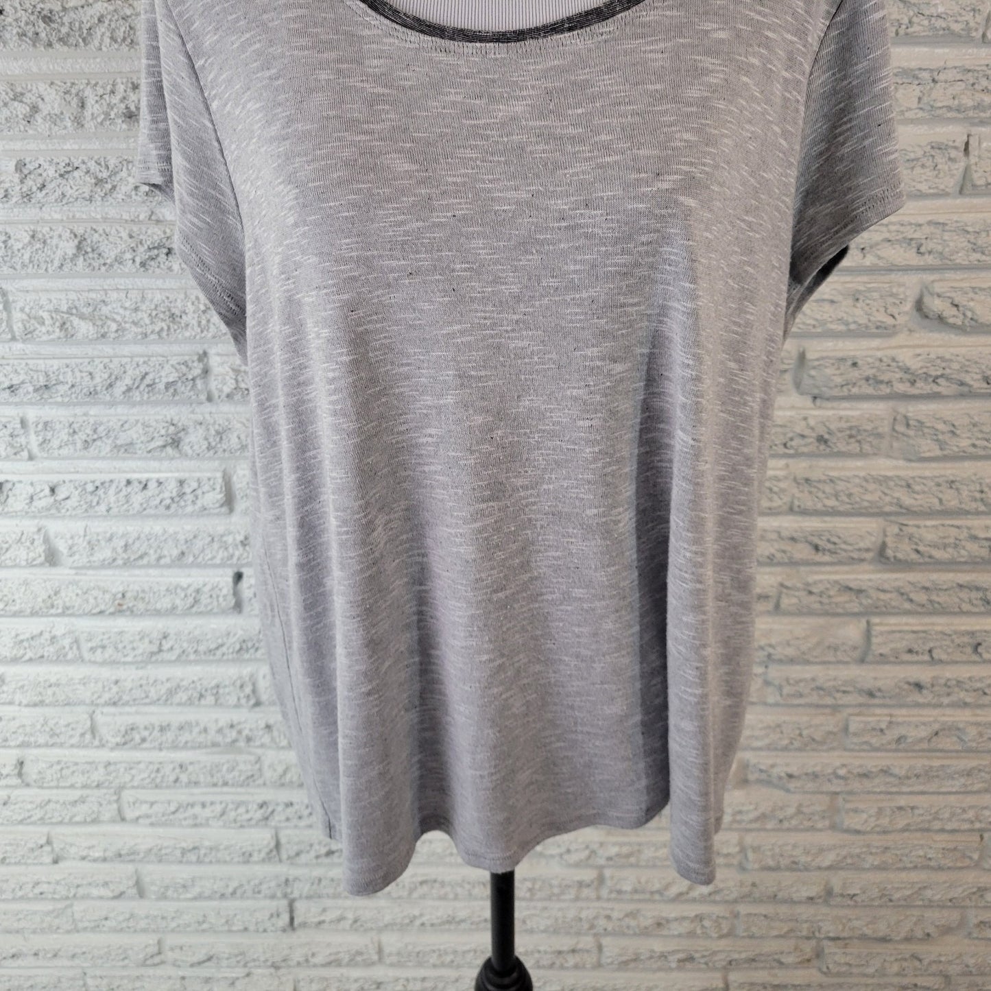 Chicos Zenergy Womens Top 3 Standard XL Tee Cap Sleeve Rayon Polyester Knit Gray