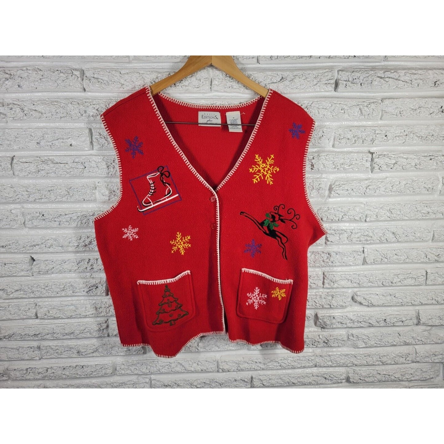 Christmas Basic Editions Womens Top 1X Vest Fleece Red Button Embroidered Casual