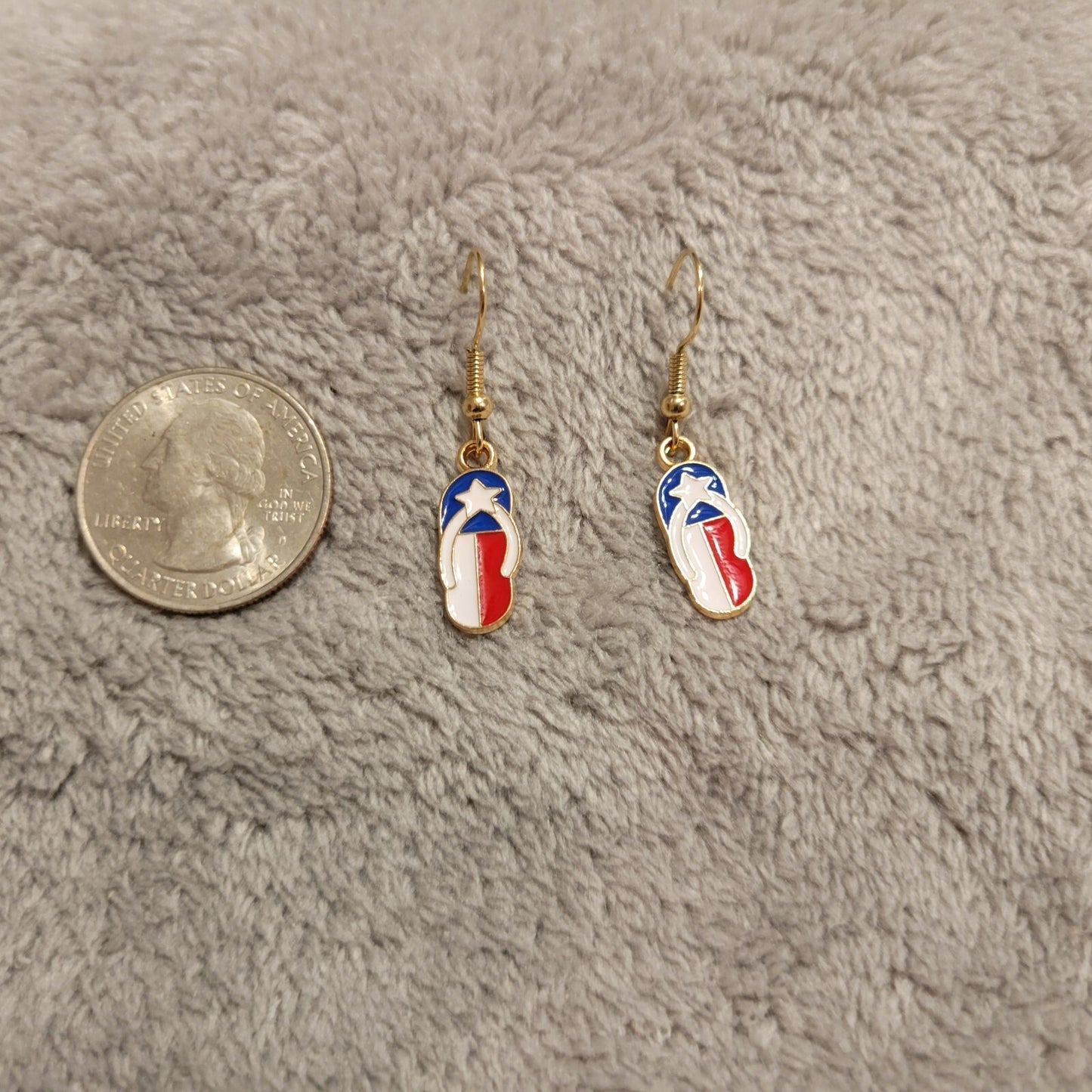 Fourth of July Patriotic Womens Earrings One Pair Flip Flops USA Flag Hanging