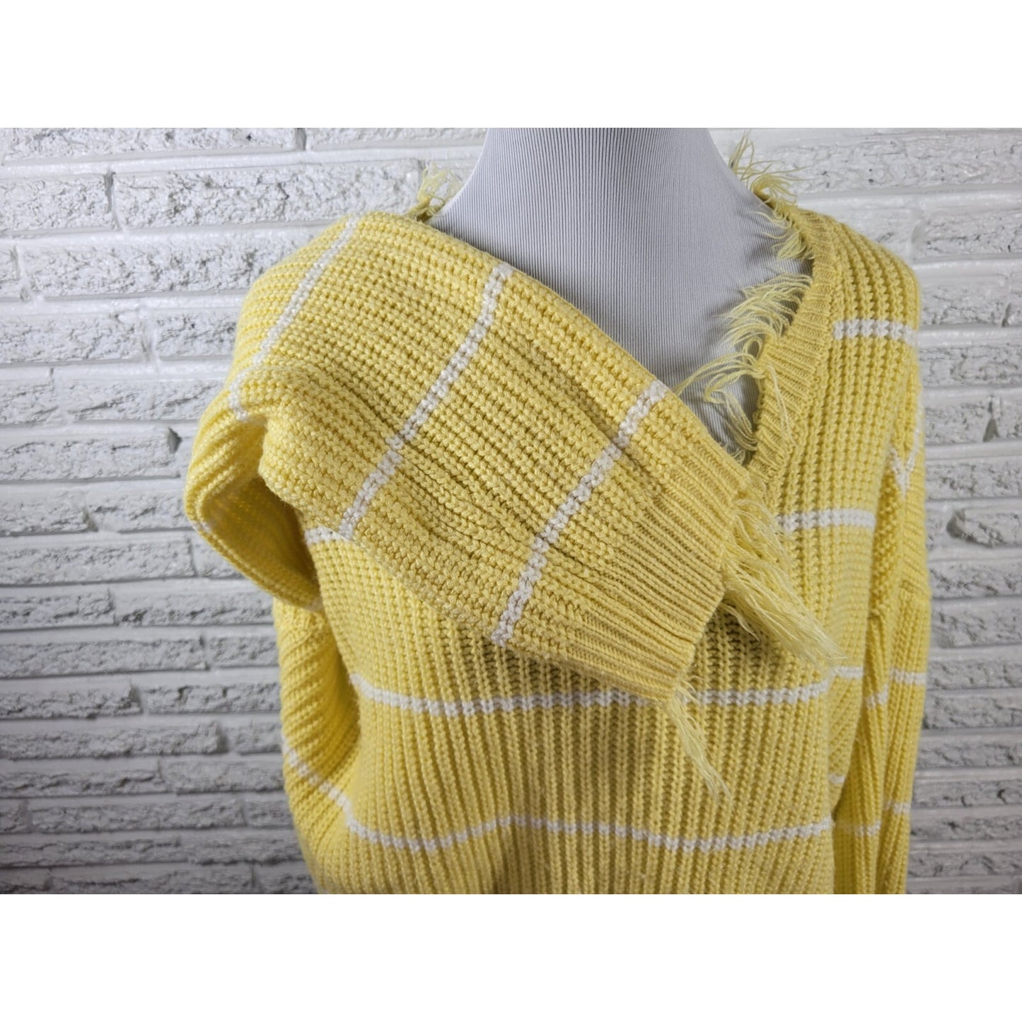 Rue 21 Womens Sweater 2X Plus Cropped Long Sleeve Yellow Stripe Fringe Soft