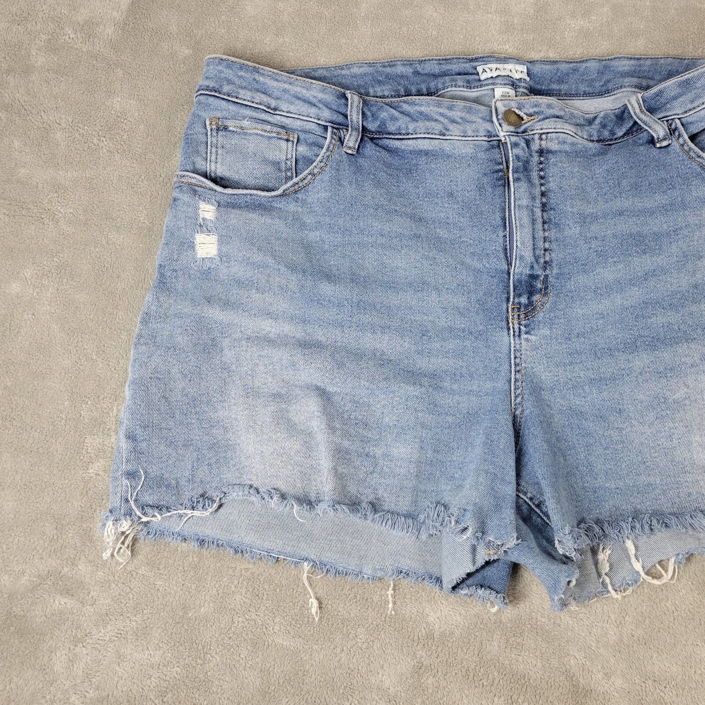 Ava Viv Womens Shorts 22W Medium Blue Denim Distressed Hem Fray Comfort Waist
