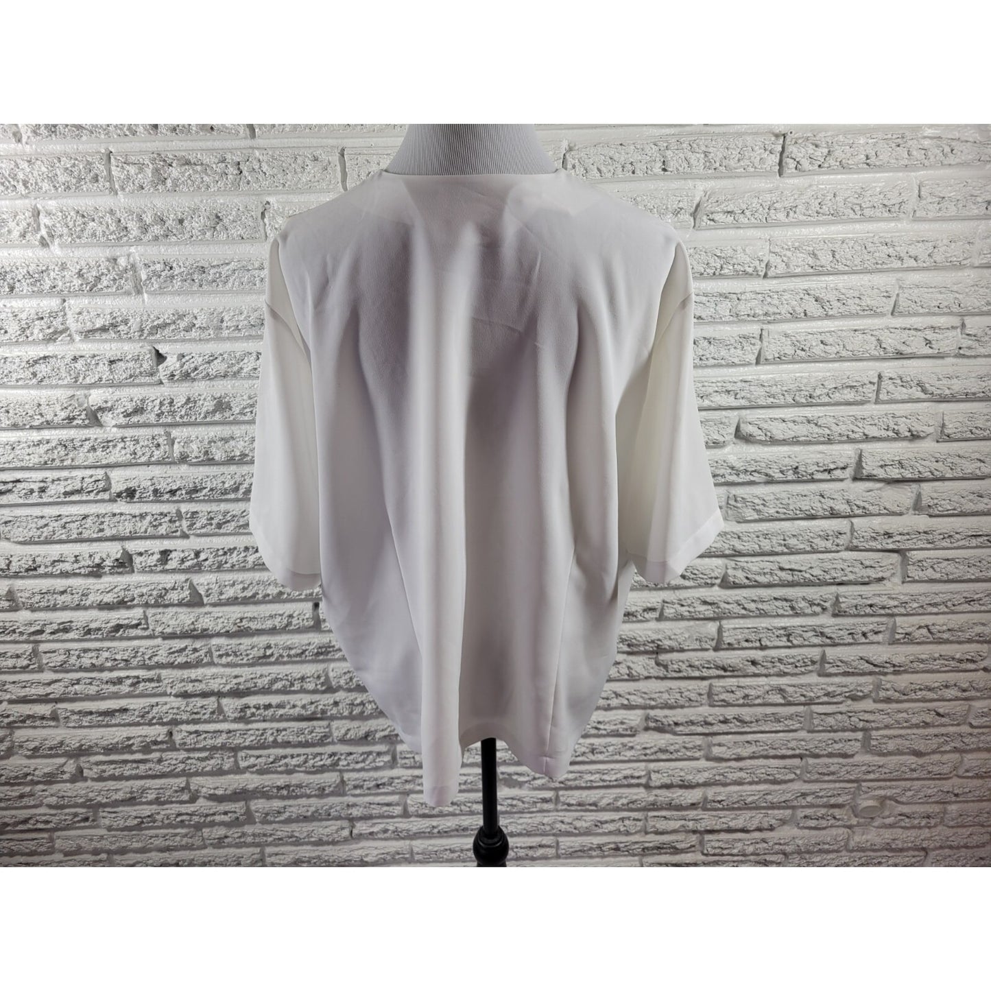 Maggie Barnes Women Top 20W Plus Short Sleeve Crochet Cloth Buttons Polyester