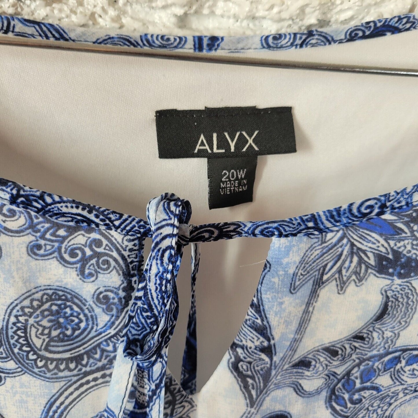 Alyx Women Dress 20W Plus Sheath Flutter Sleeve Blue Paisley Lightweight Keyhole